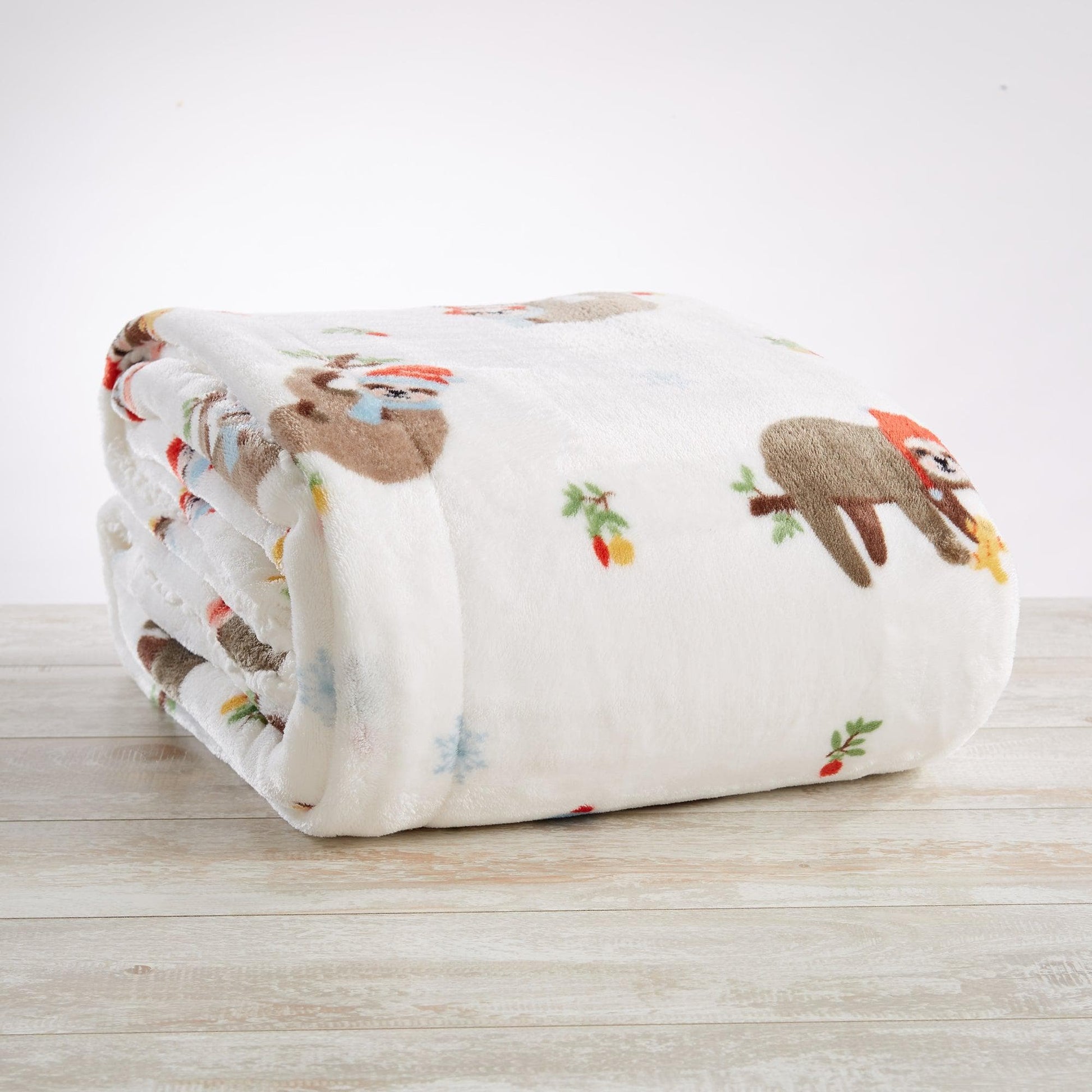 Holiday Sherpa Throw - Esmay Collection - Best Buy Furniture