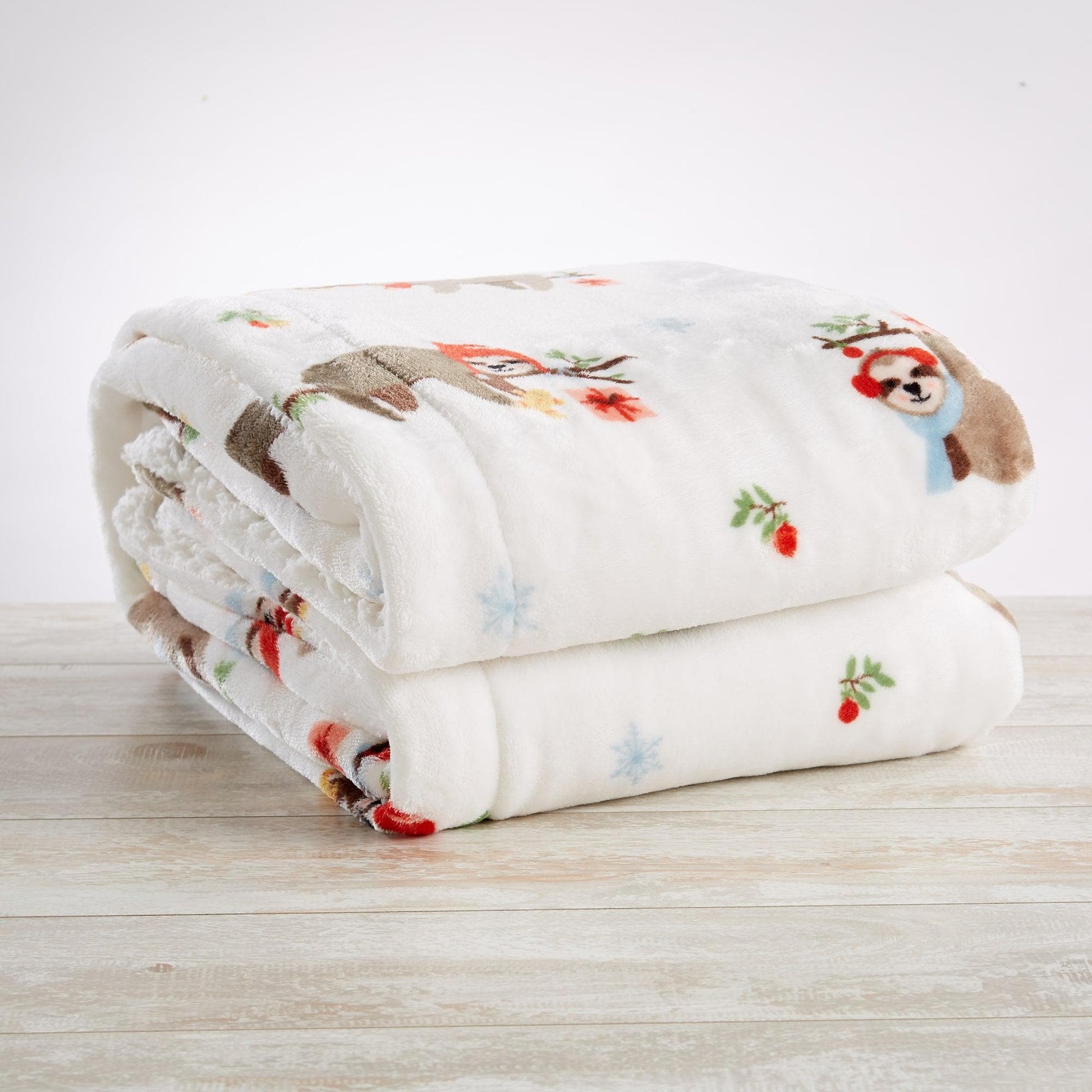 Holiday Sherpa Throw - Esmay Collection - Best Buy Furniture