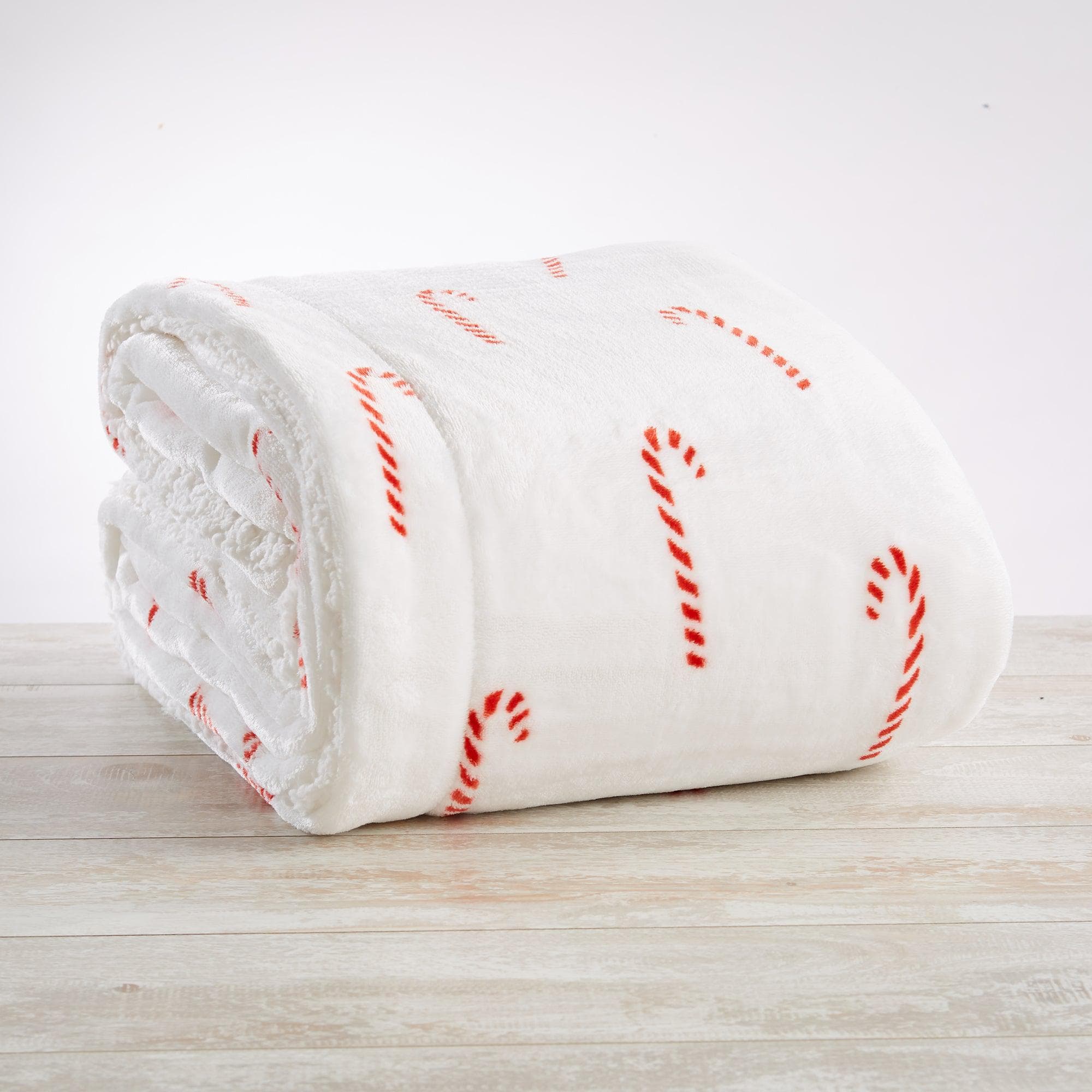 Holiday Sherpa Throw - Esmay Collection - Best Buy Furniture