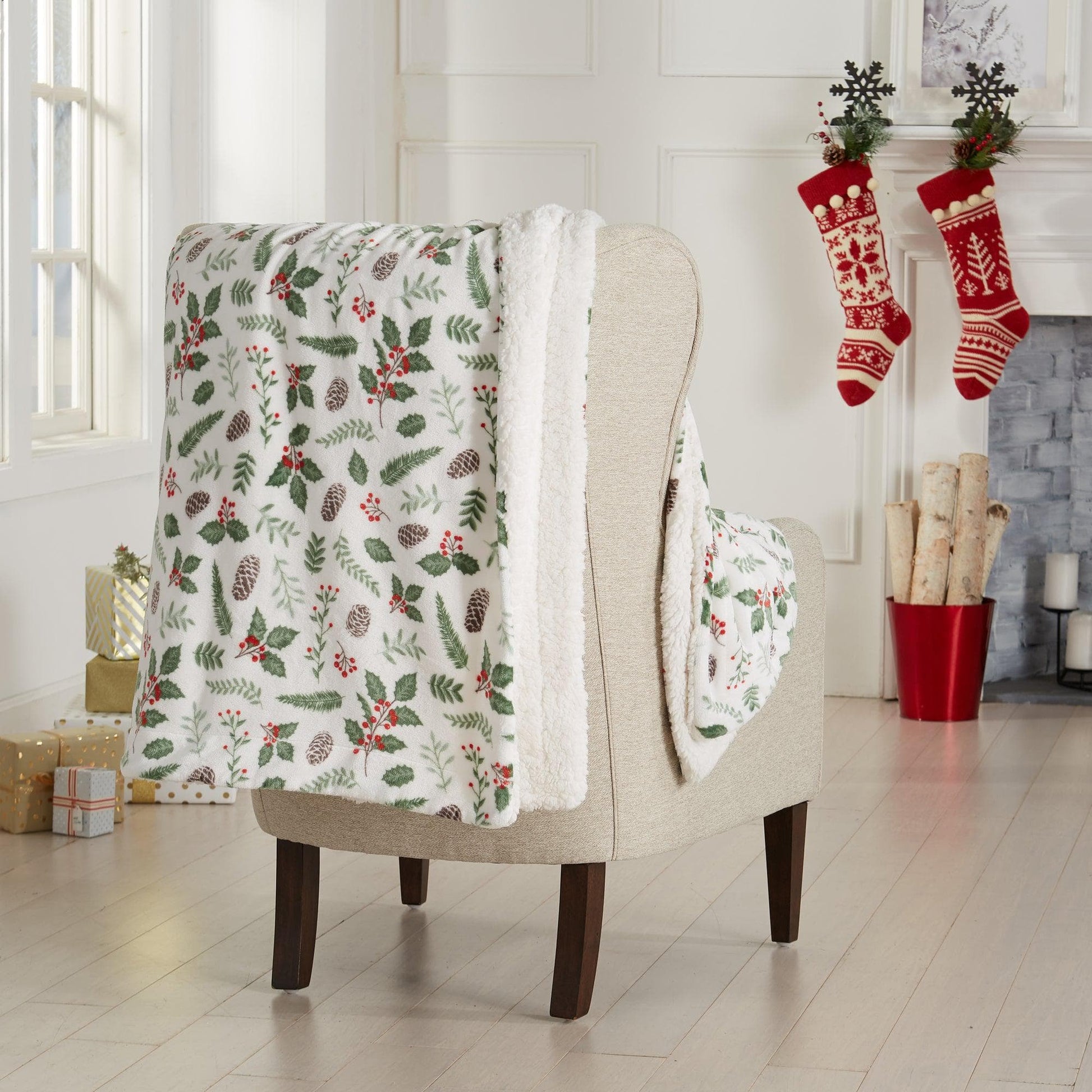Holiday Sherpa Throw - Esmay Collection - Best Buy Furniture
