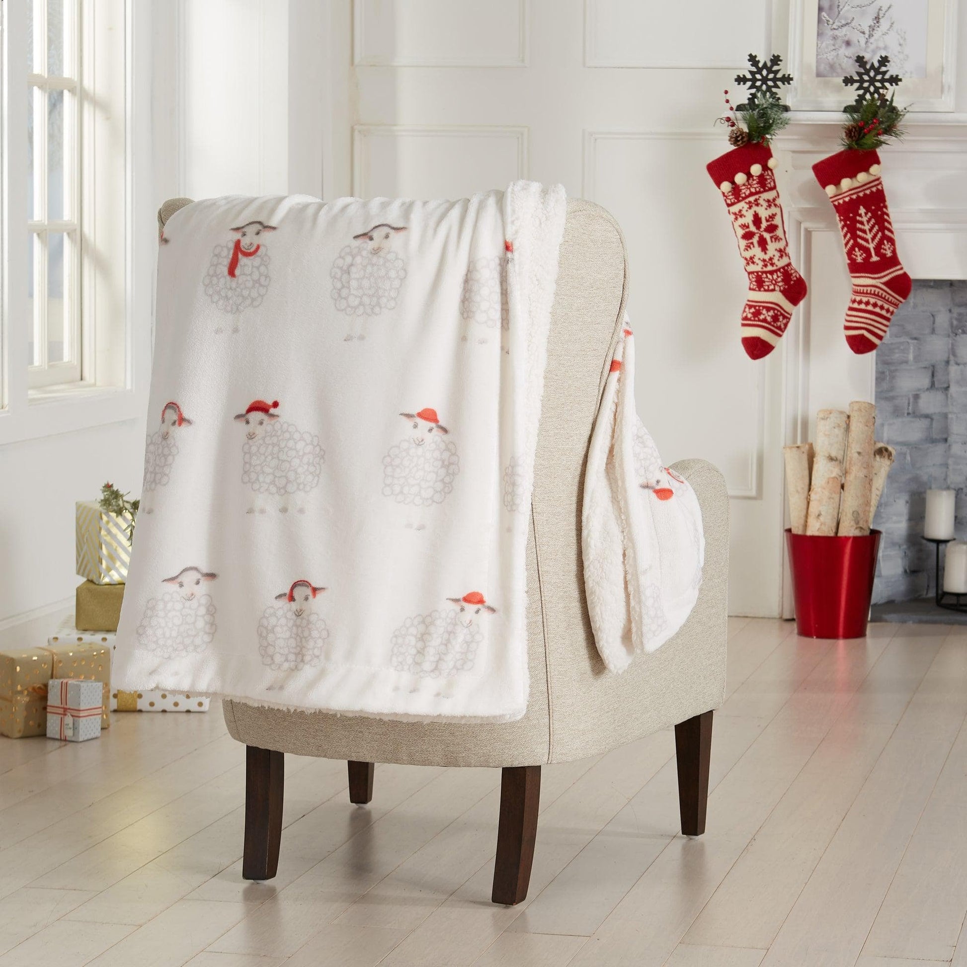 Holiday Sherpa Throw - Esmay Collection - Best Buy Furniture