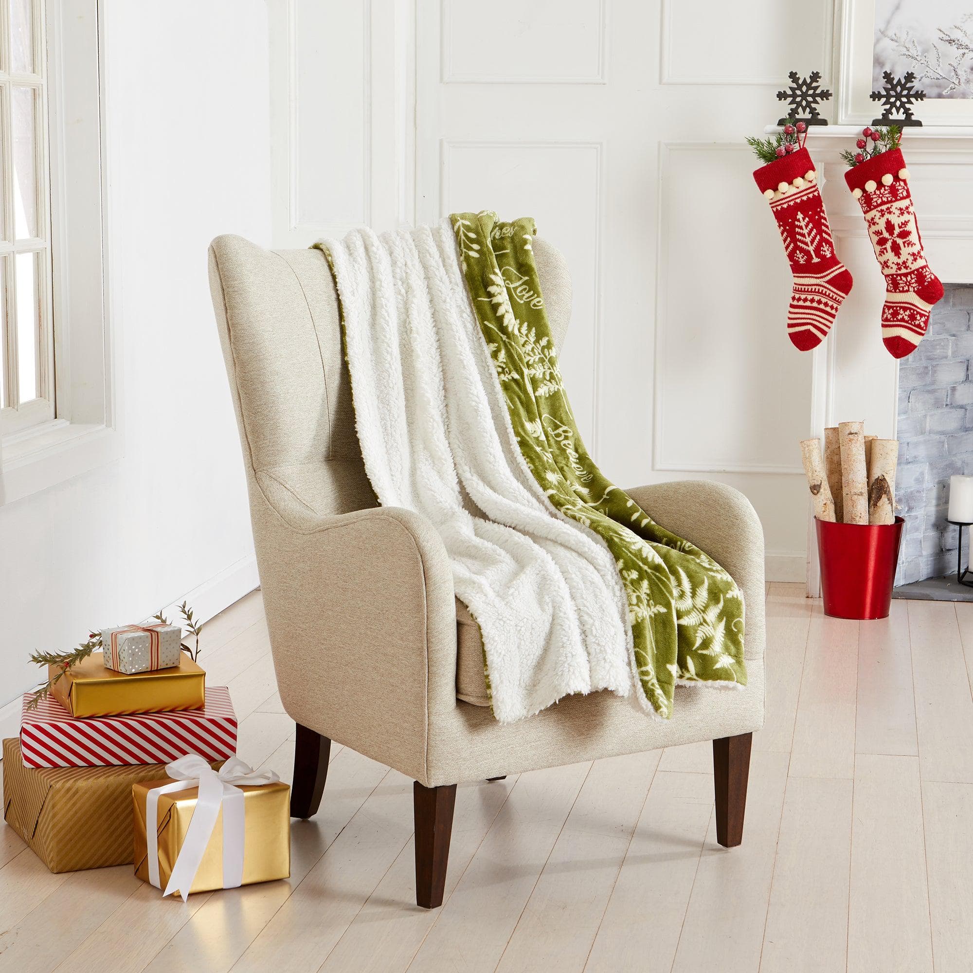 Holiday Sherpa Throw - Esmay Collection - Best Buy Furniture