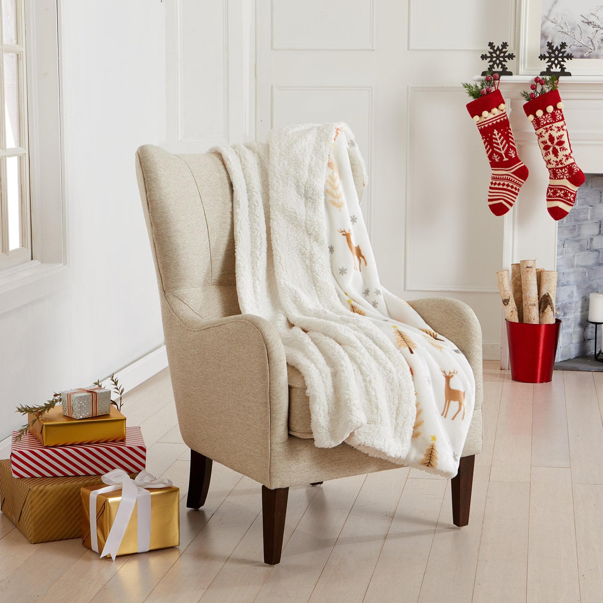 Holiday Sherpa Throw - Esmay Collection - Best Buy Furniture