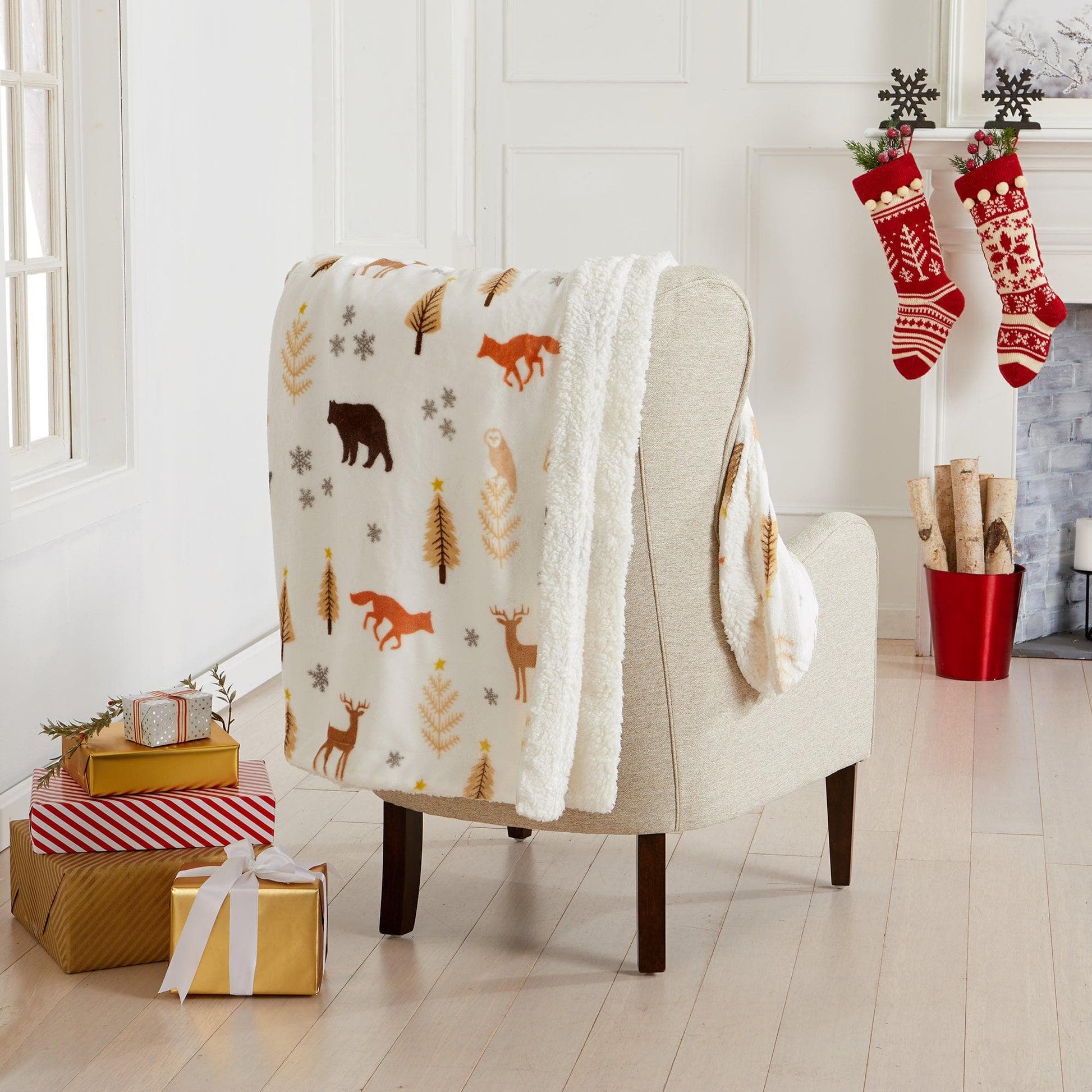 Holiday Sherpa Throw - Esmay Collection - Best Buy Furniture