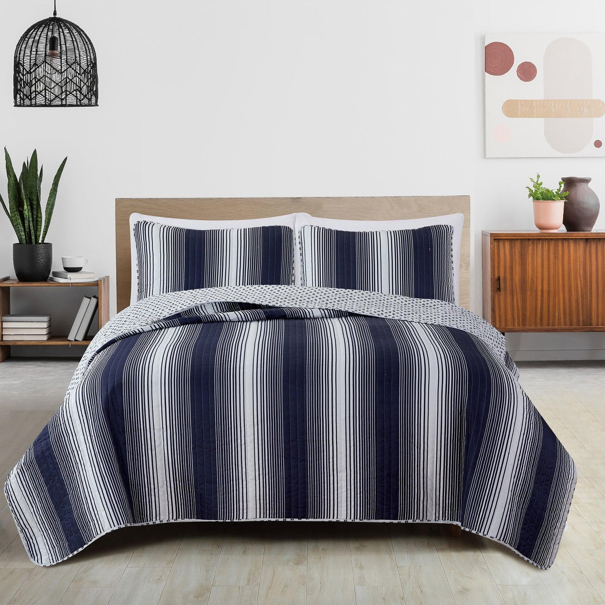 Everette Collection 3 Piece Ombre Striped Quilt Set - Best Buy Furniture