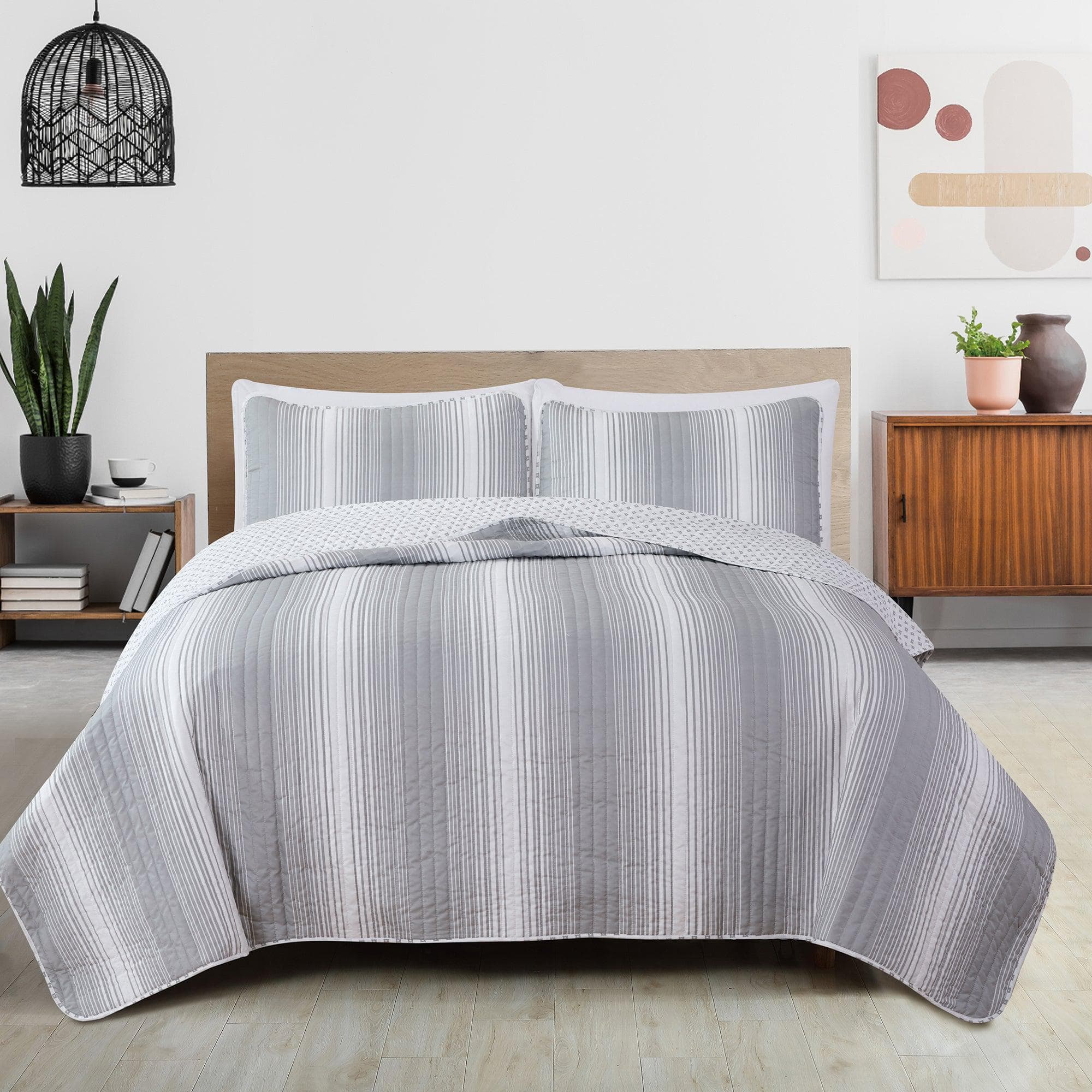 Everette Collection 3 Piece Ombre Striped Quilt Set - Best Buy Furniture