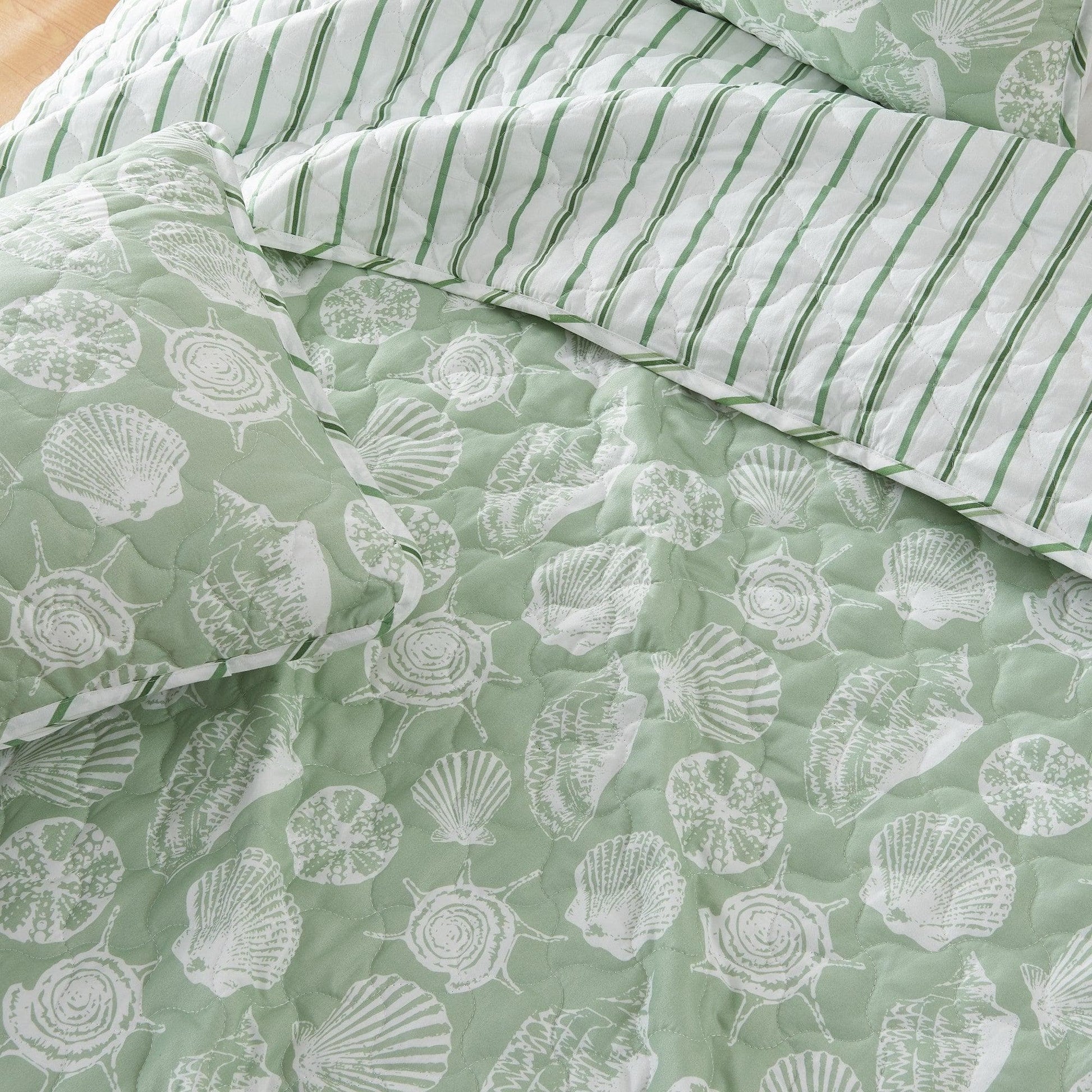 Green Seashell Quilt - Emerald Bay - Best Buy Furniture