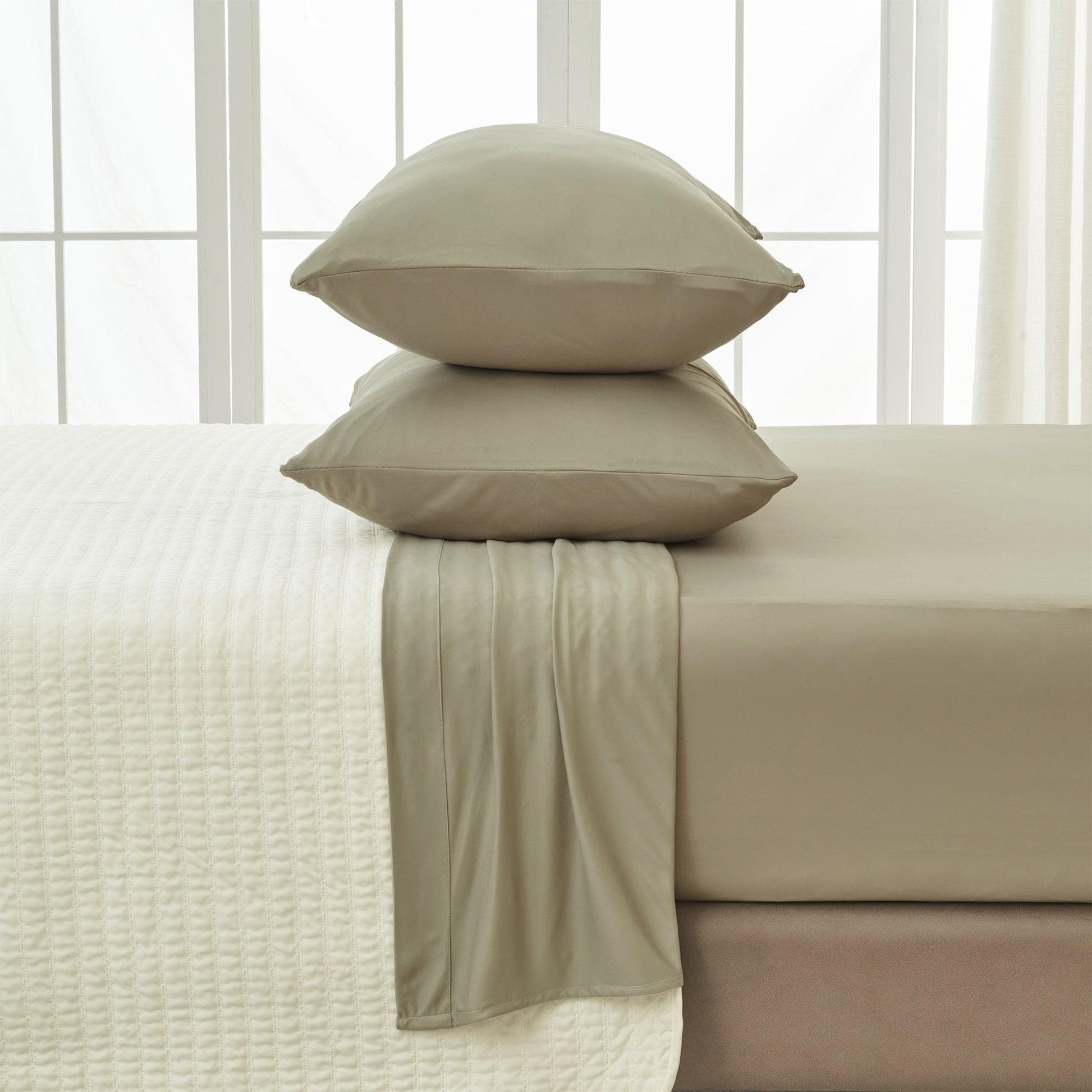 4-Piece Interlock Microfiber Sheet Set - Mackenna Collection - Best Buy Furniture