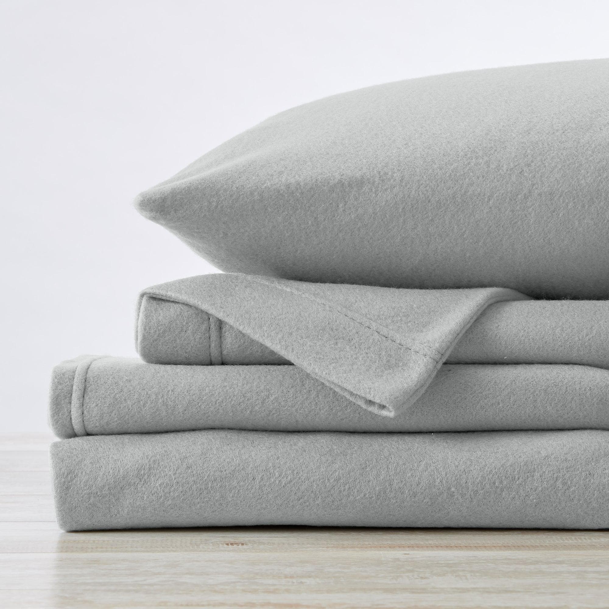 4-Piece Solid Fleece Sheet - Christina Collection - Best Buy Furniture