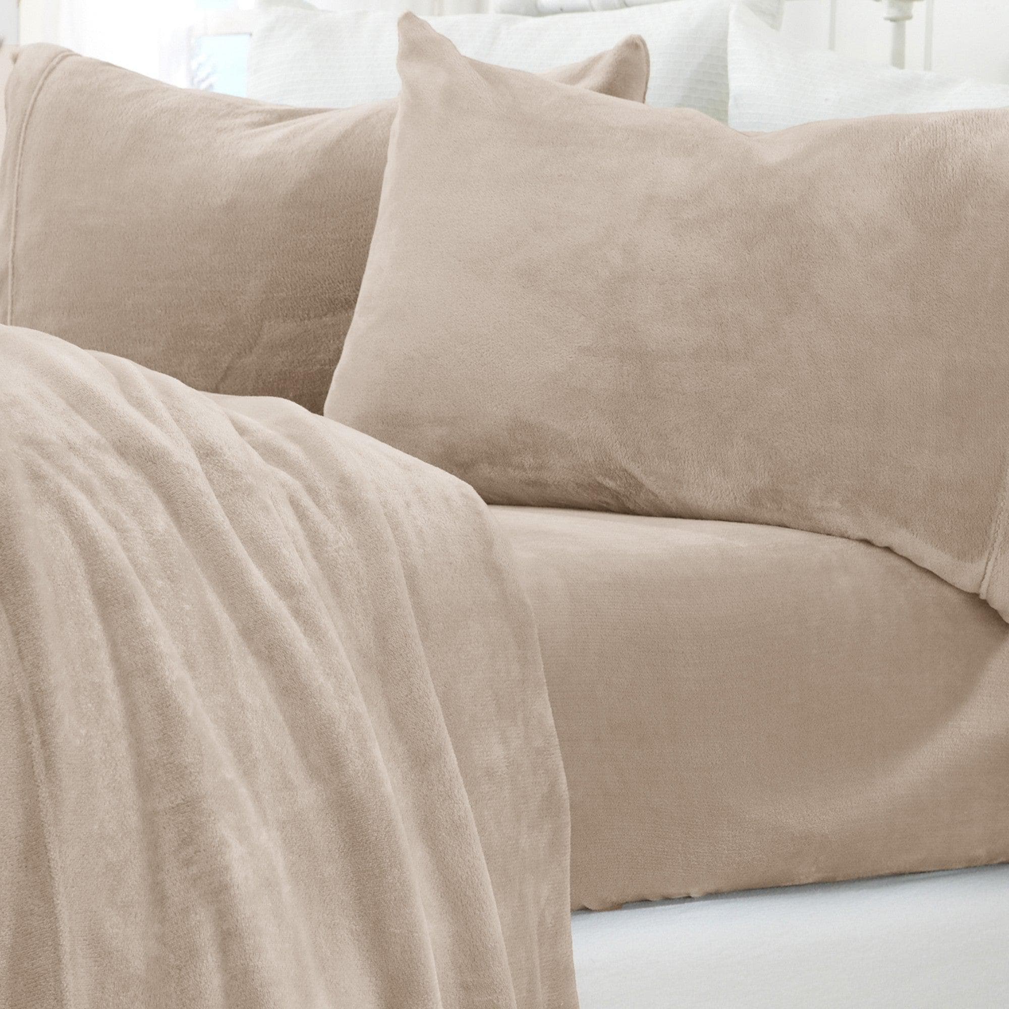 4-Piece Solid Plush Sheet - Velvet Luxe Collection - Best Buy Furniture