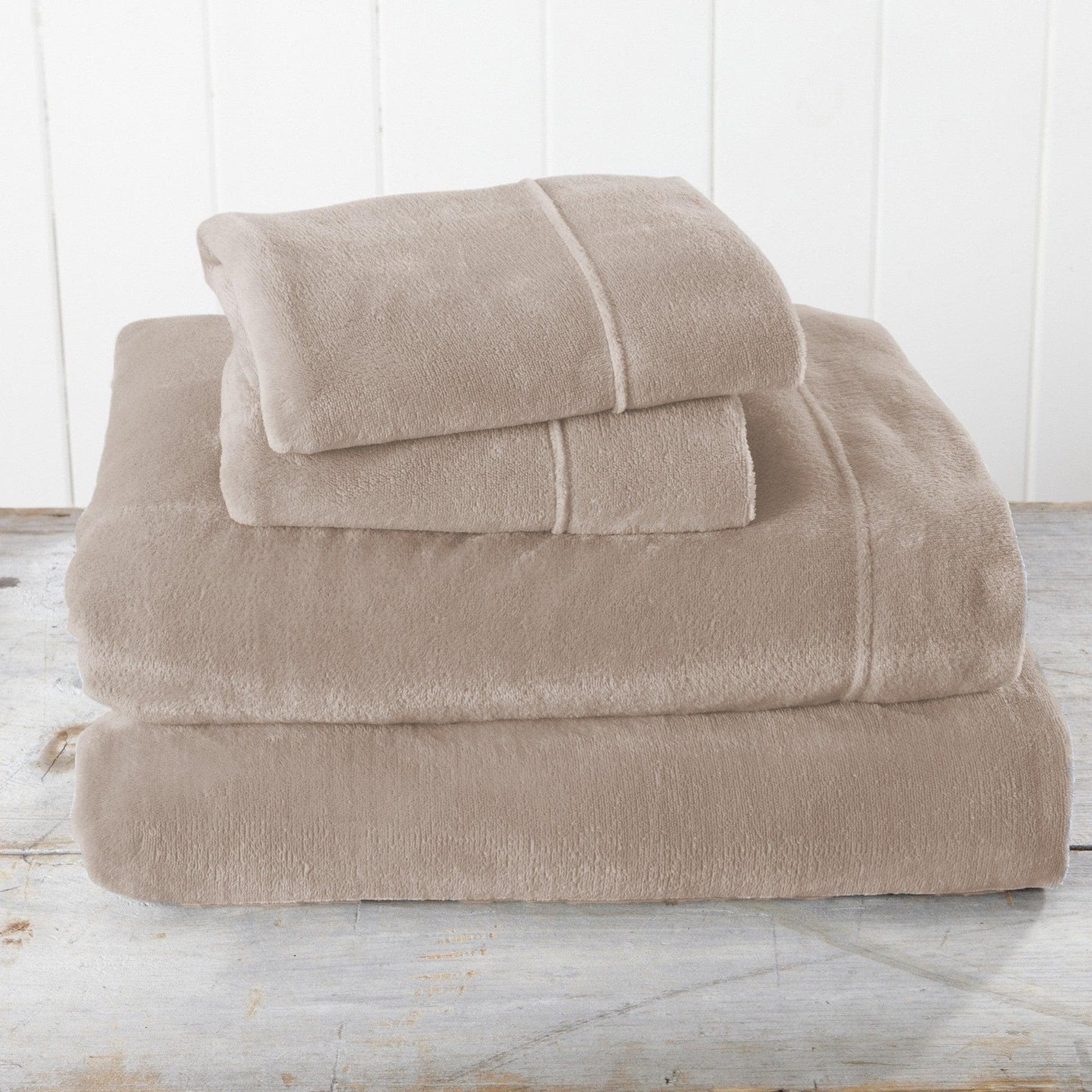 4-Piece Solid Plush Sheet - Velvet Luxe Collection - Best Buy Furniture
