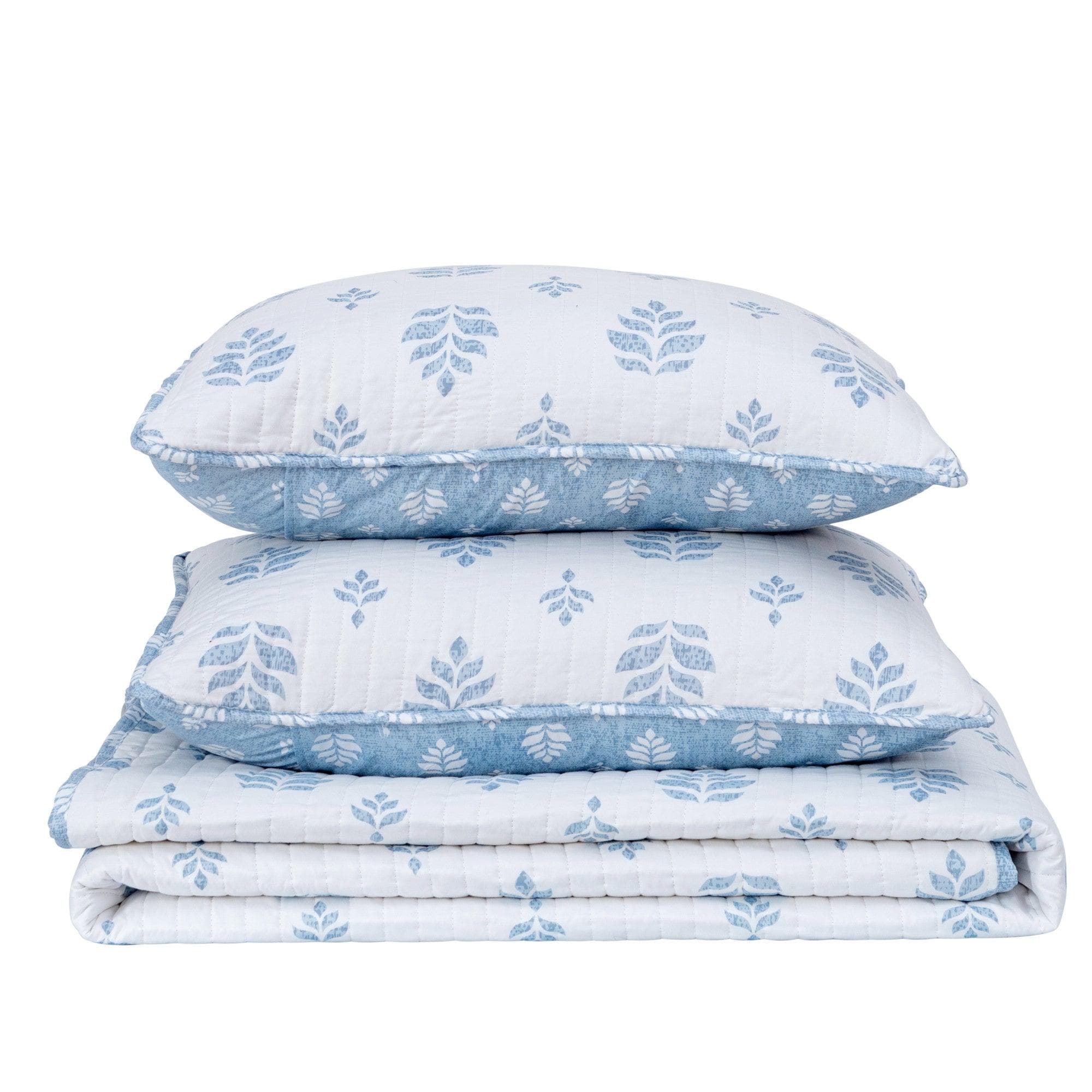 3-Piece French Floral Quilt - Colette Collection - Best Buy Furniture