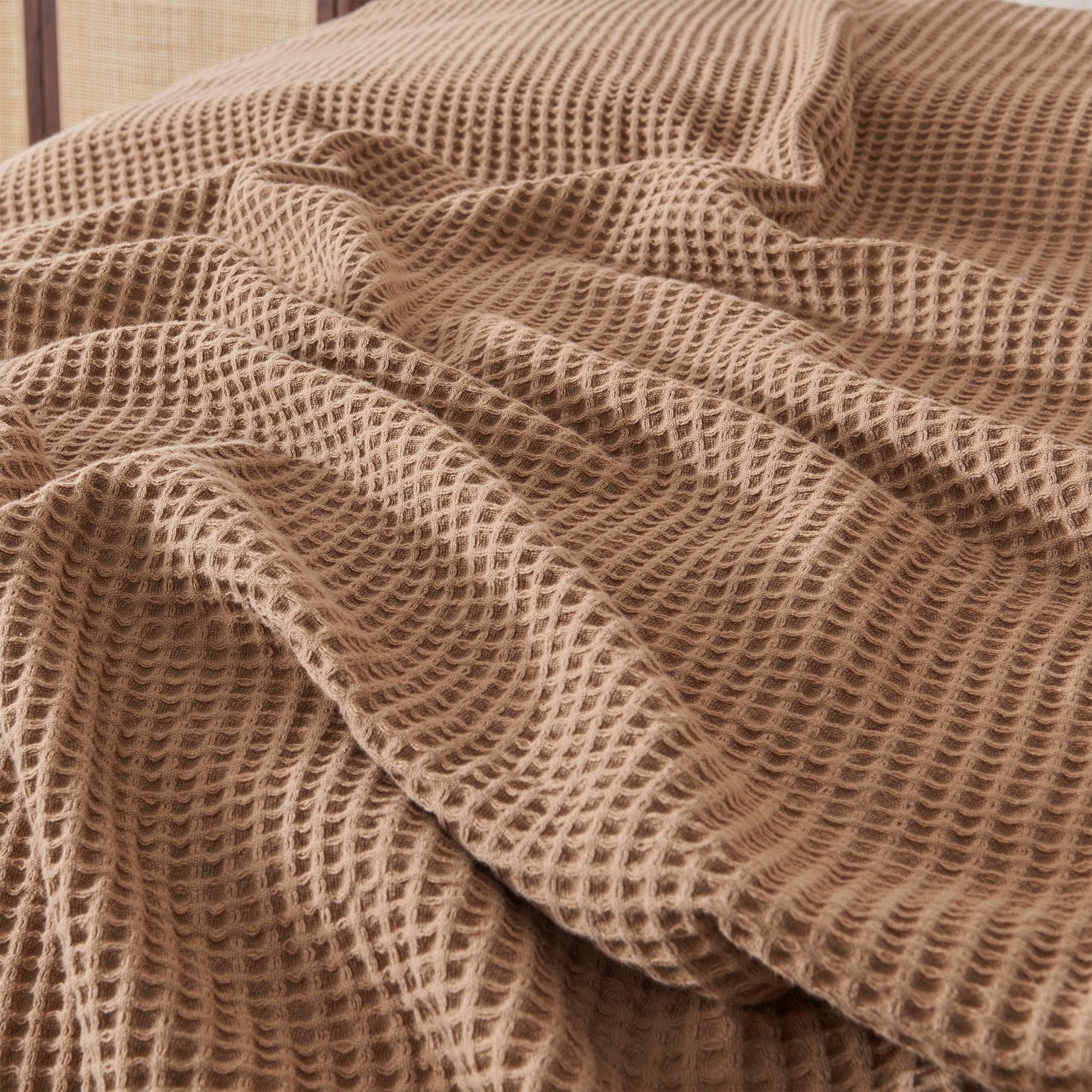 100% Cotton Waffle Weave Blanket - Mikala Collection - Best Buy Furniture