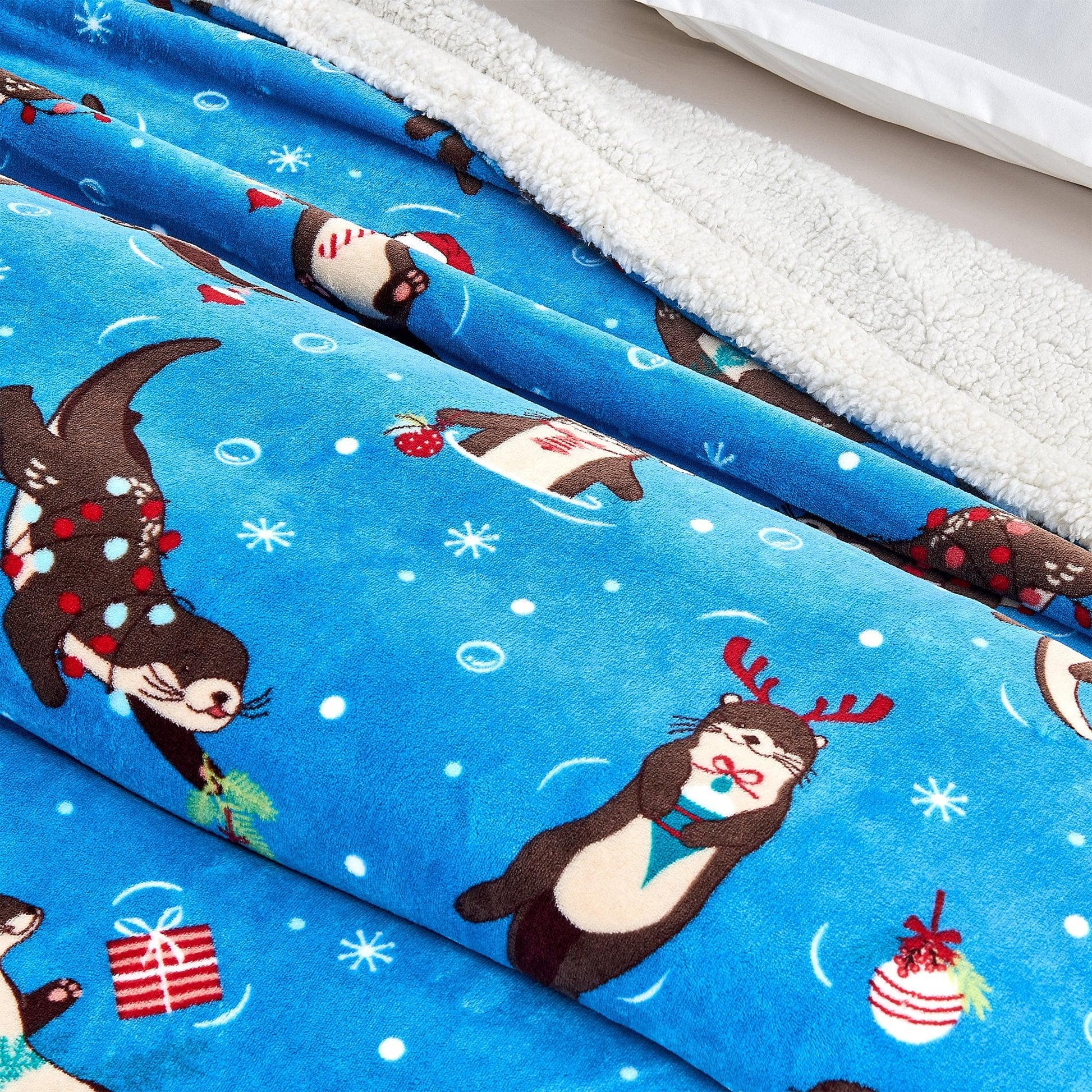 Holiday Sherpa Throw - Esmay Collection - Best Buy Furniture