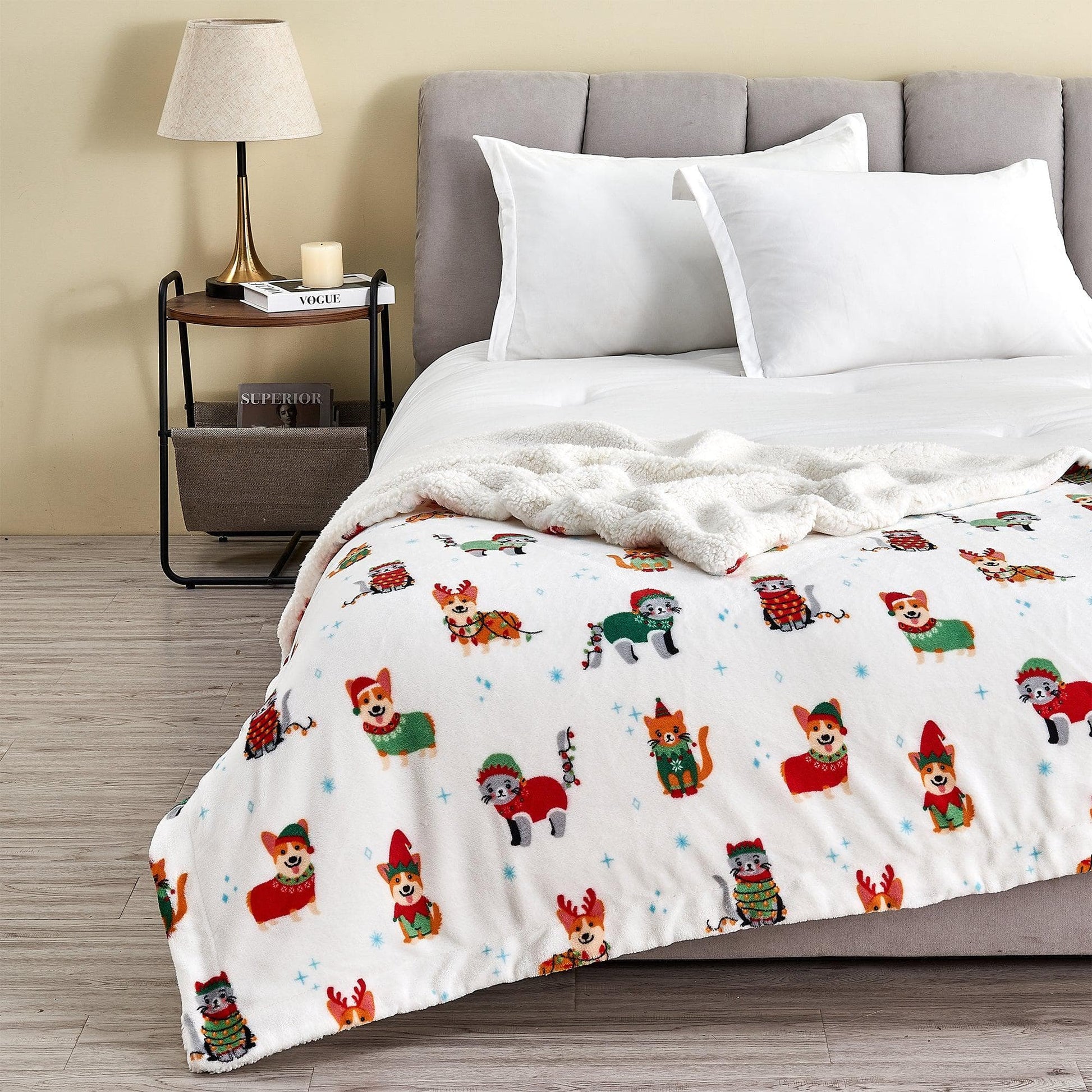 Holiday Sherpa Throw - Esmay Collection - Best Buy Furniture