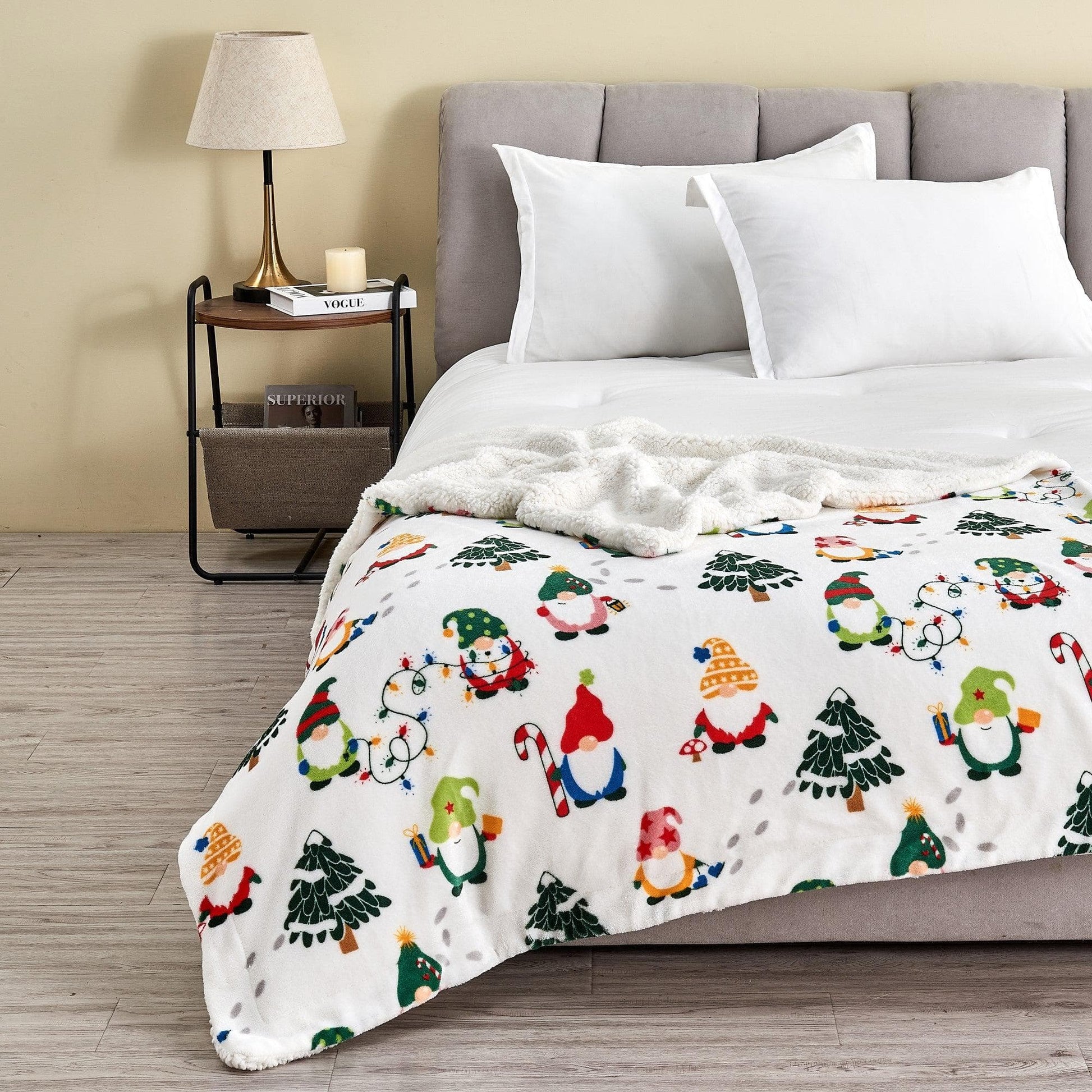 Holiday Sherpa Throw - Esmay Collection - Best Buy Furniture