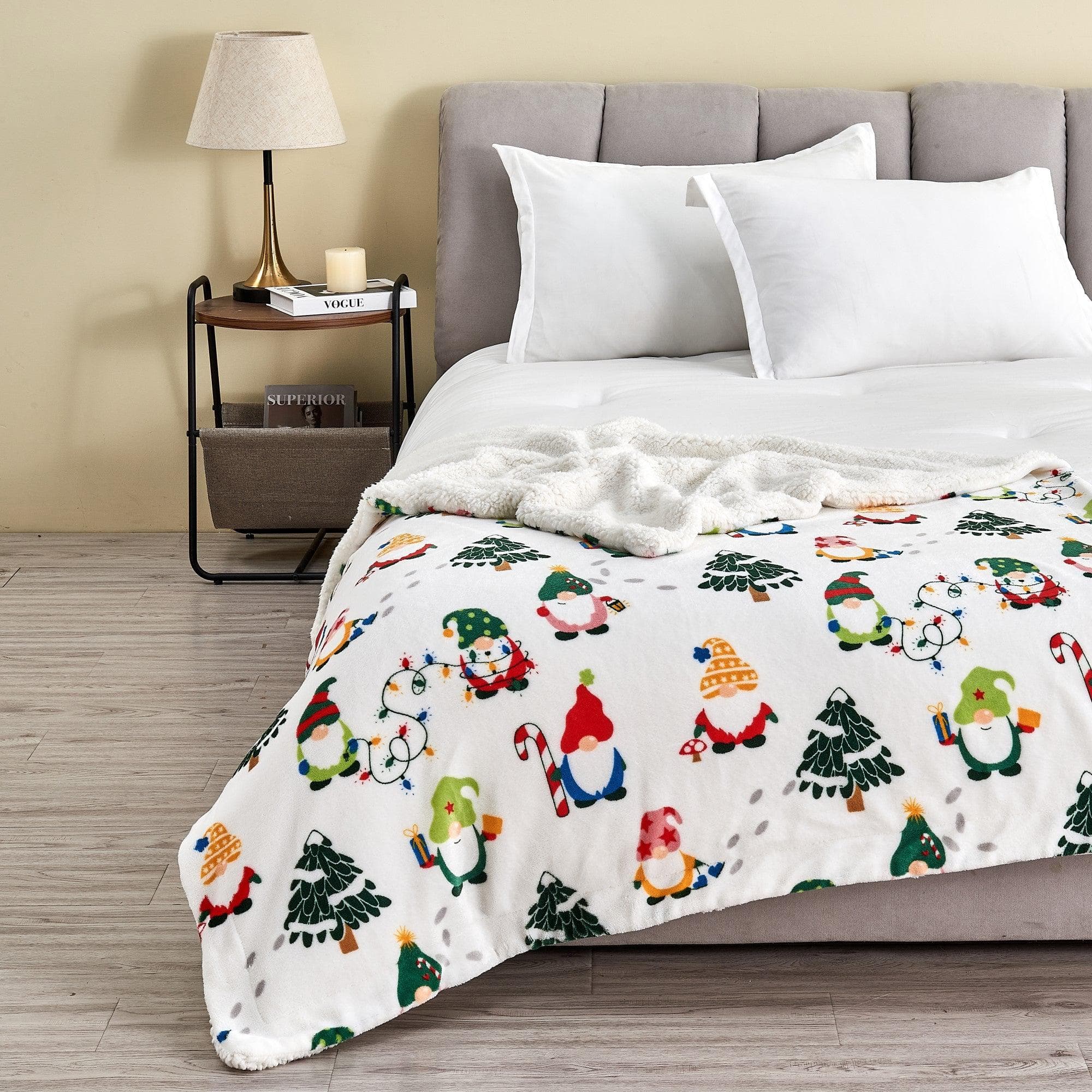 Holiday Sherpa Throw - Esmay Collection - Best Buy Furniture