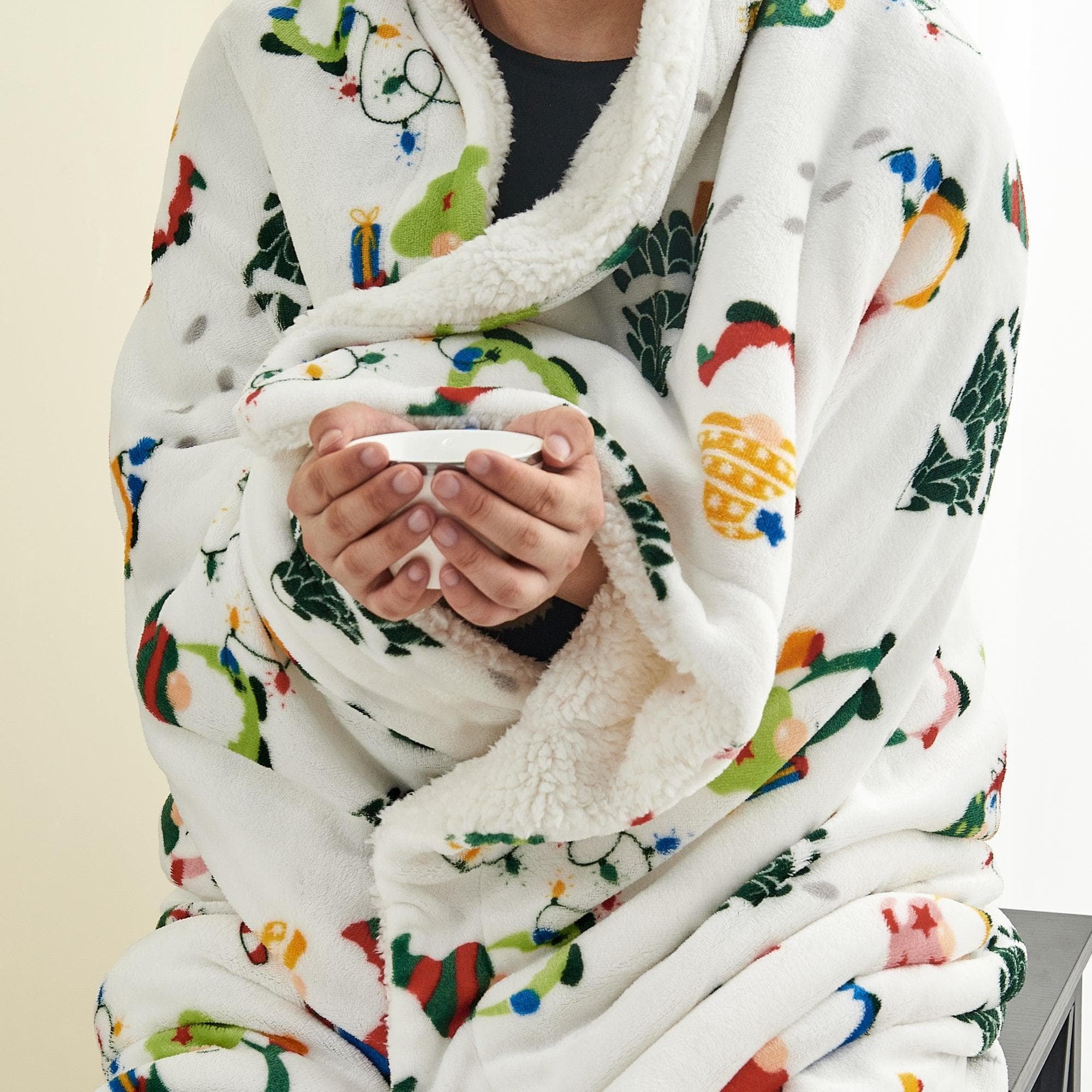 Holiday Sherpa Throw - Esmay Collection - Best Buy Furniture