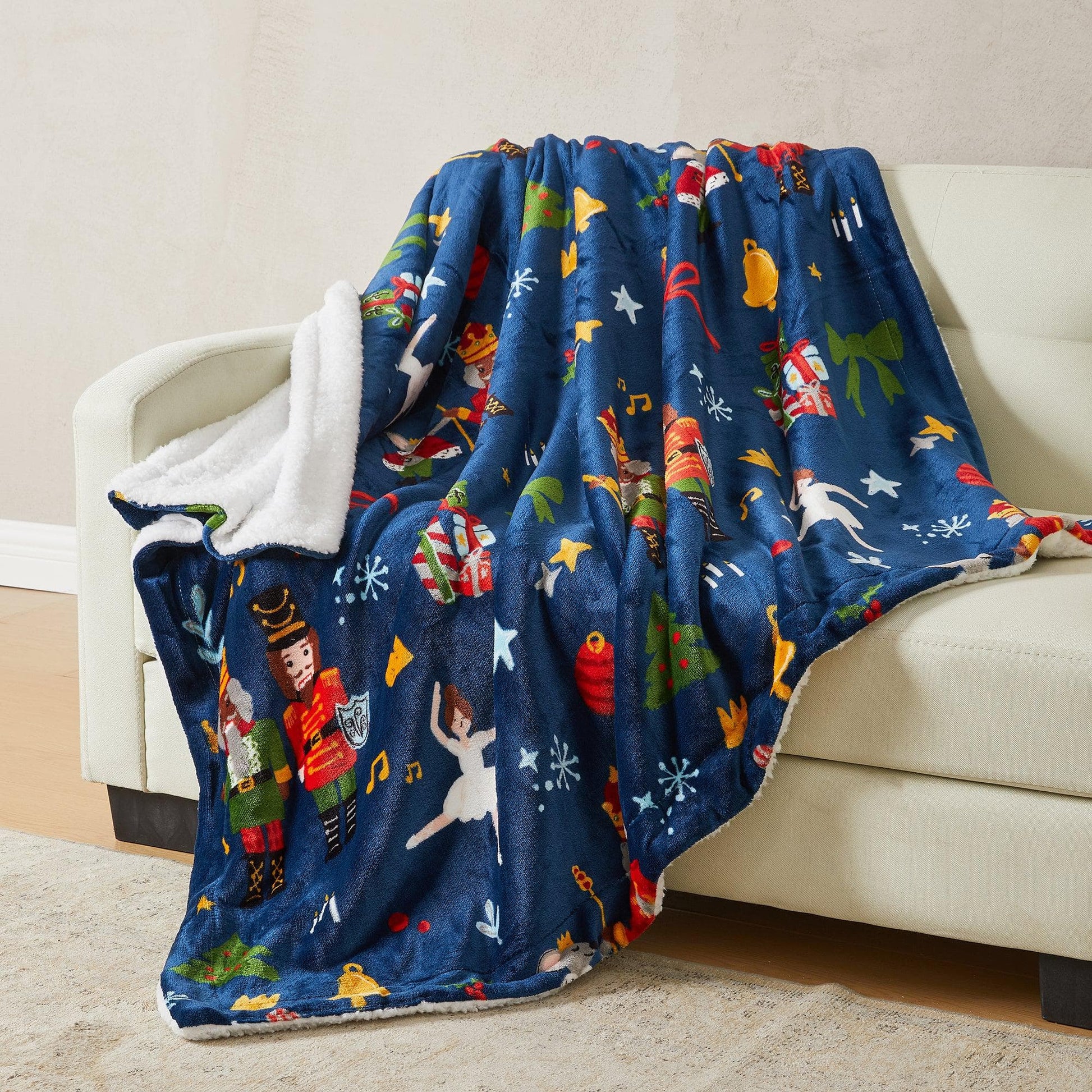 Holiday Sherpa Throw - Esmay Collection - Best Buy Furniture