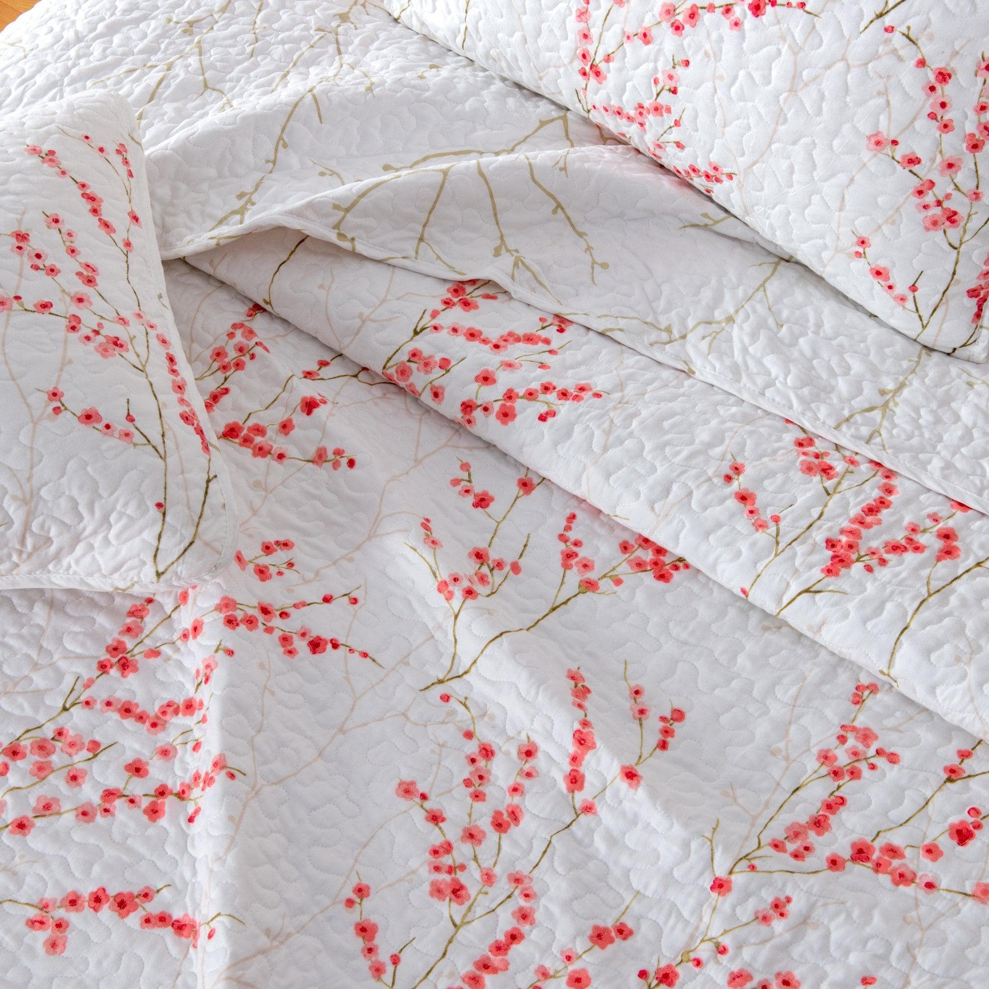 3-Piece Floral Quilt - Sakura Collection - Best Buy Furniture