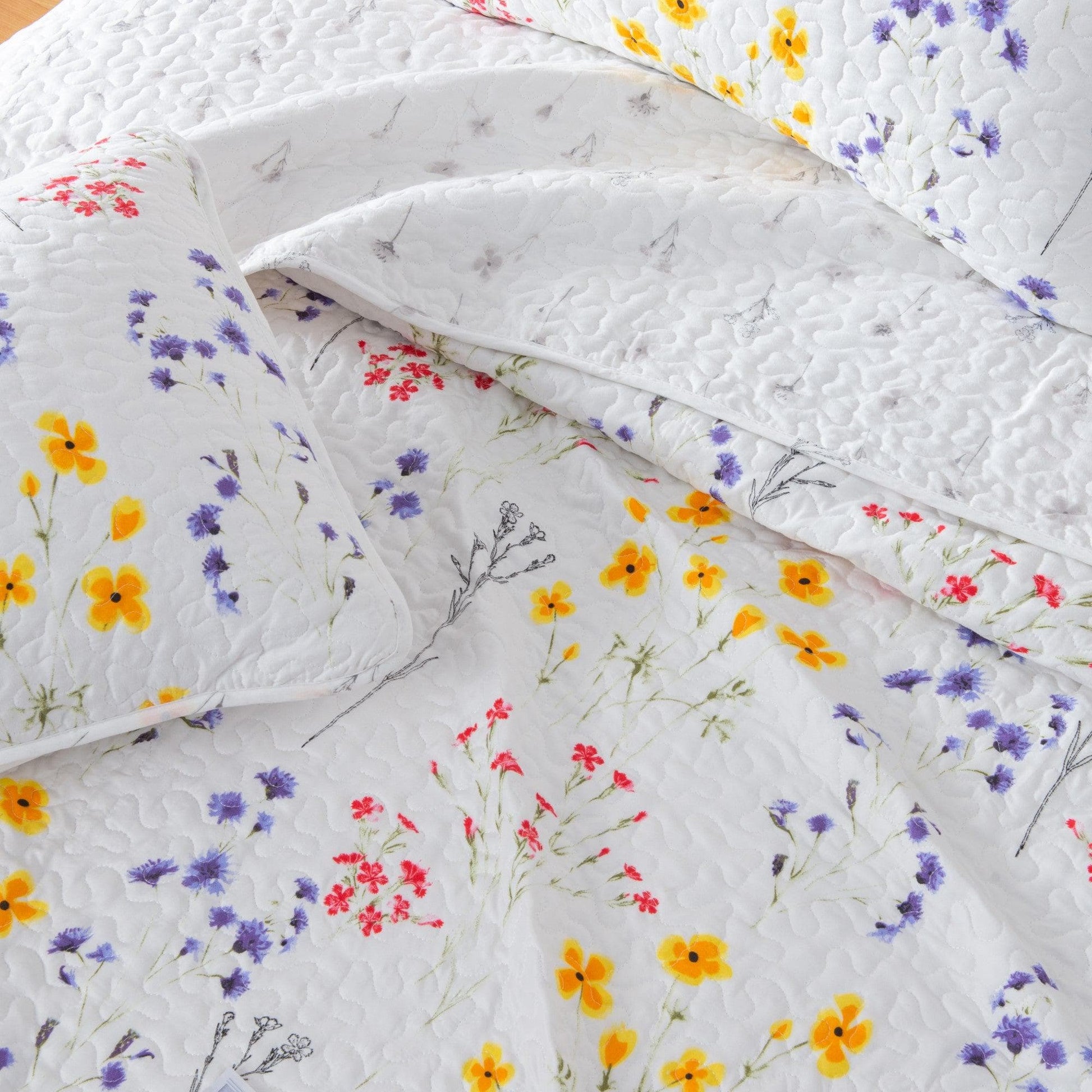 Colorful Floral 3 Piece Quilt Set - Marianne Collection - Best Buy Furniture