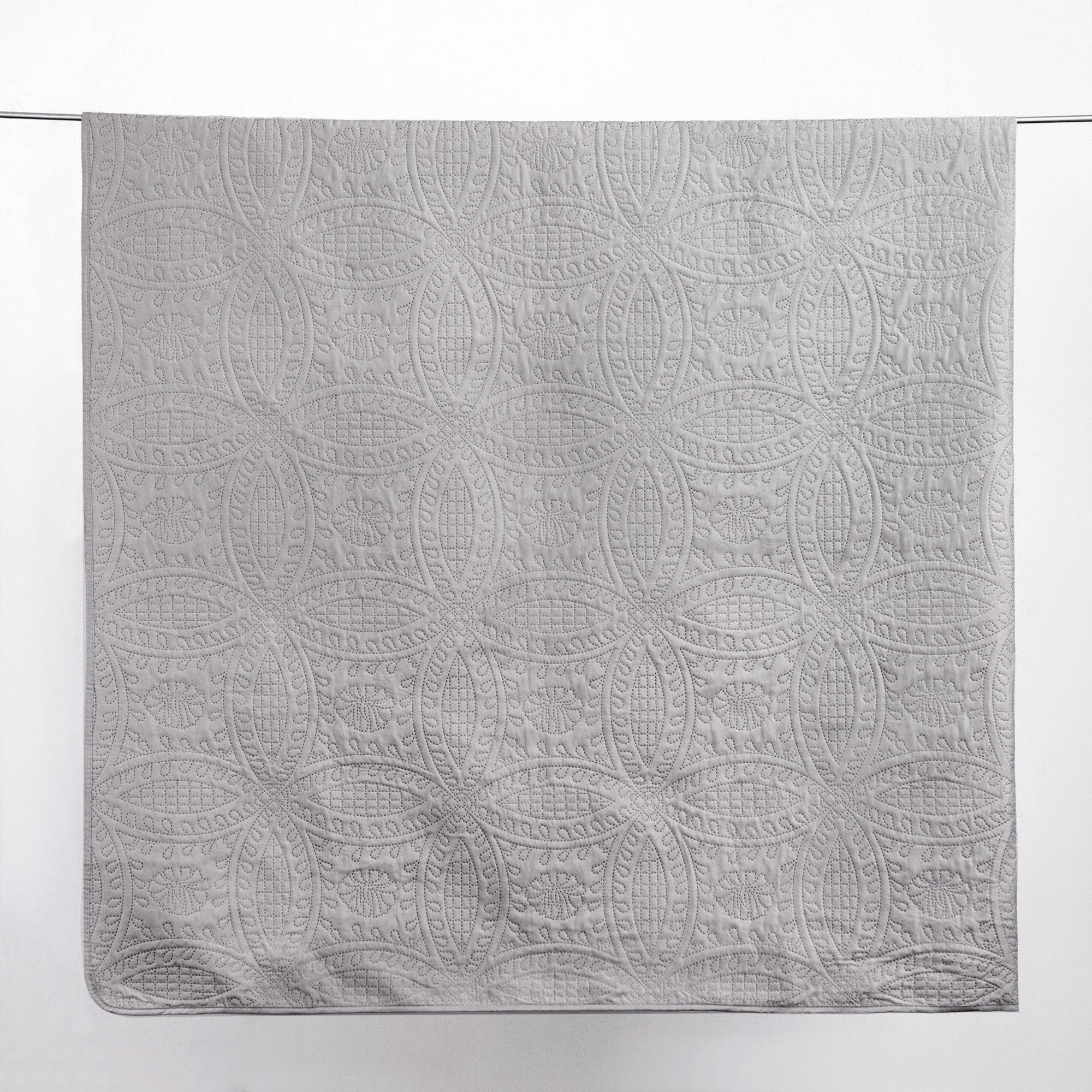 3-Piece Oversized Medallion Quilt Set - Clara Collection - Best Buy Furniture