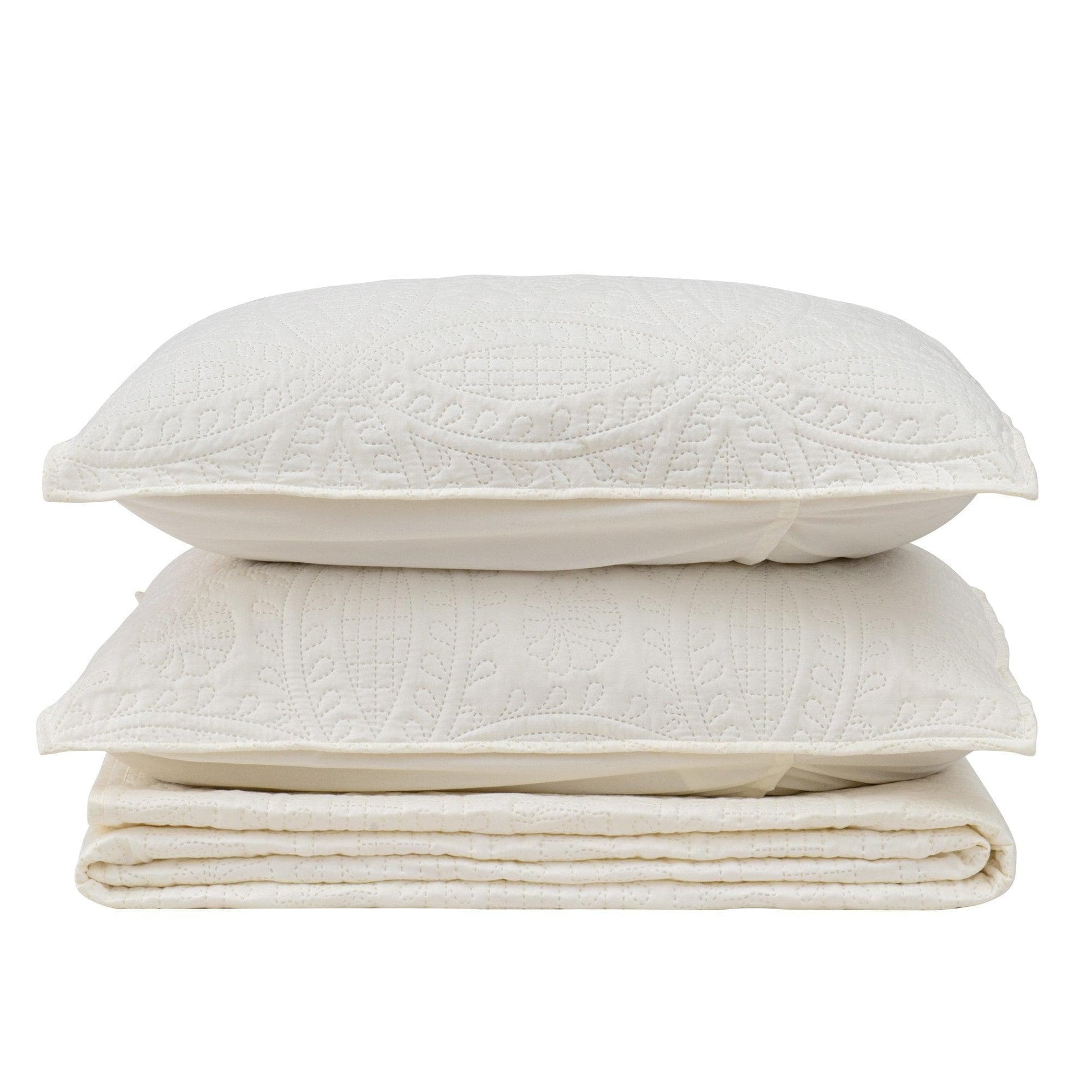 3-Piece Oversized Medallion Quilt Set - Clara Collection - Best Buy Furniture