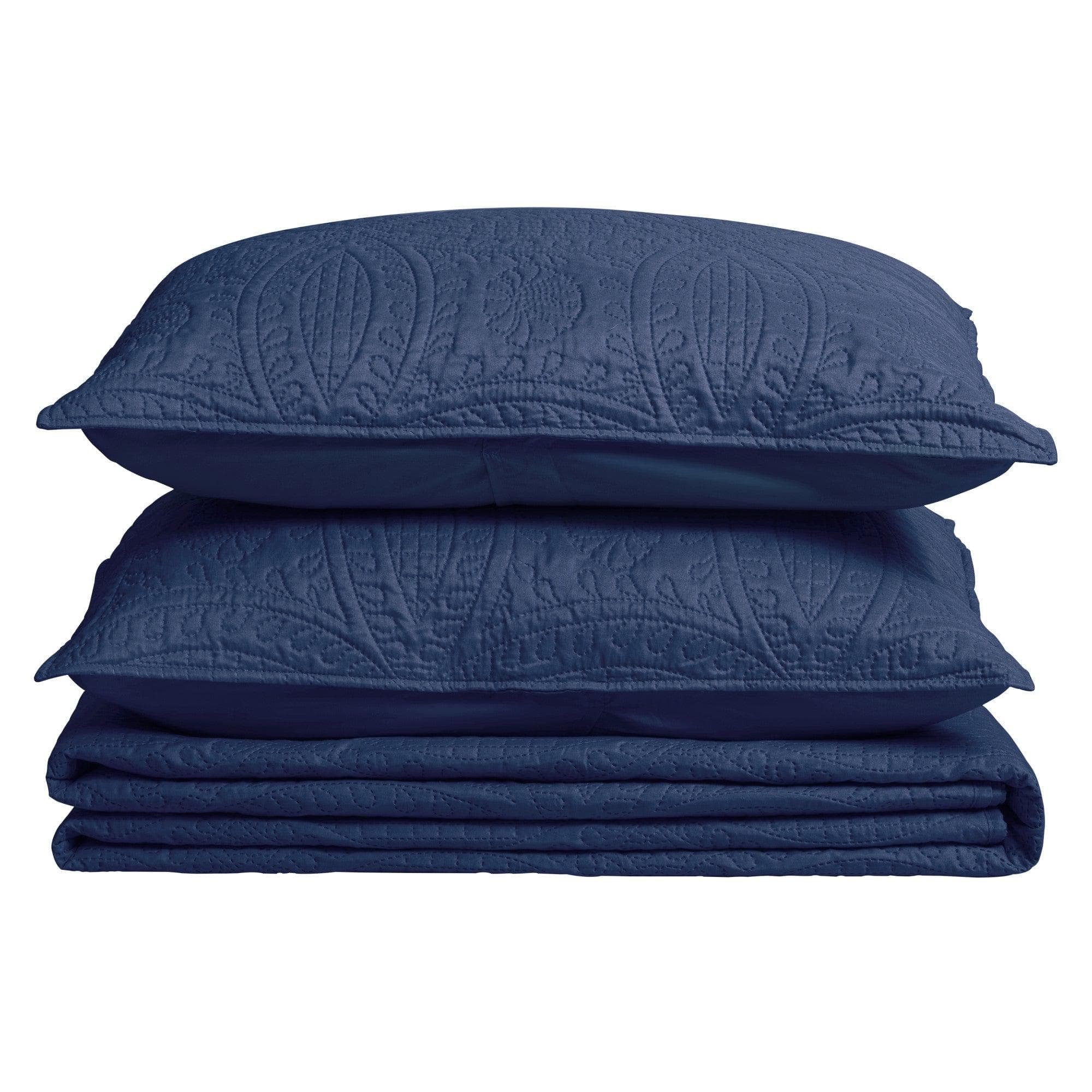 3-Piece Oversized Medallion Quilt Set - Clara Collection - Best Buy Furniture