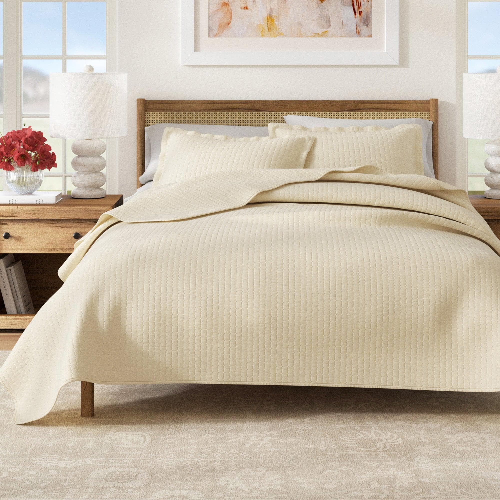 3-Piece Solid Quilt - Alicia Collection - Best Buy Furniture