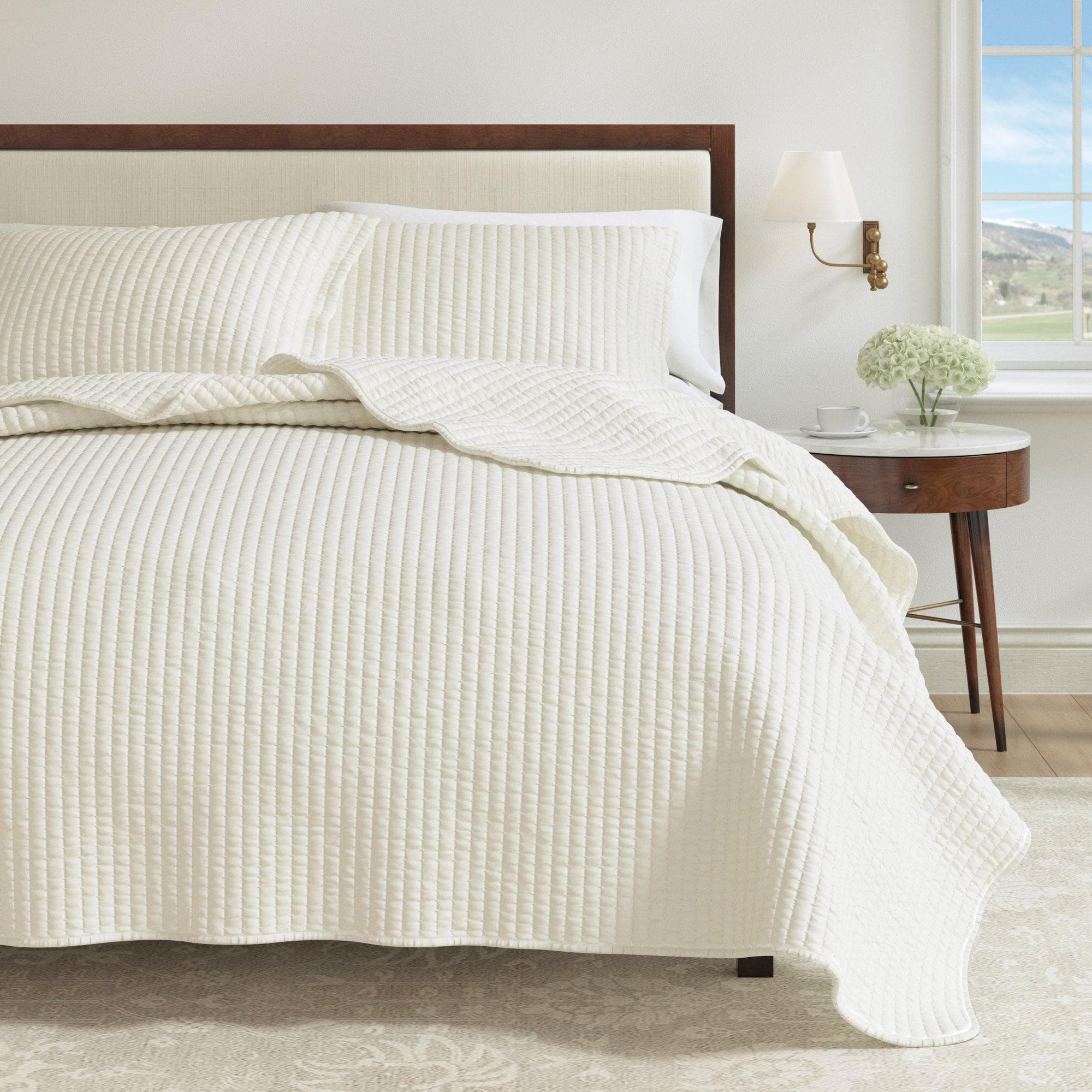 3-Piece Solid Quilt - Alicia Collection - Best Buy Furniture