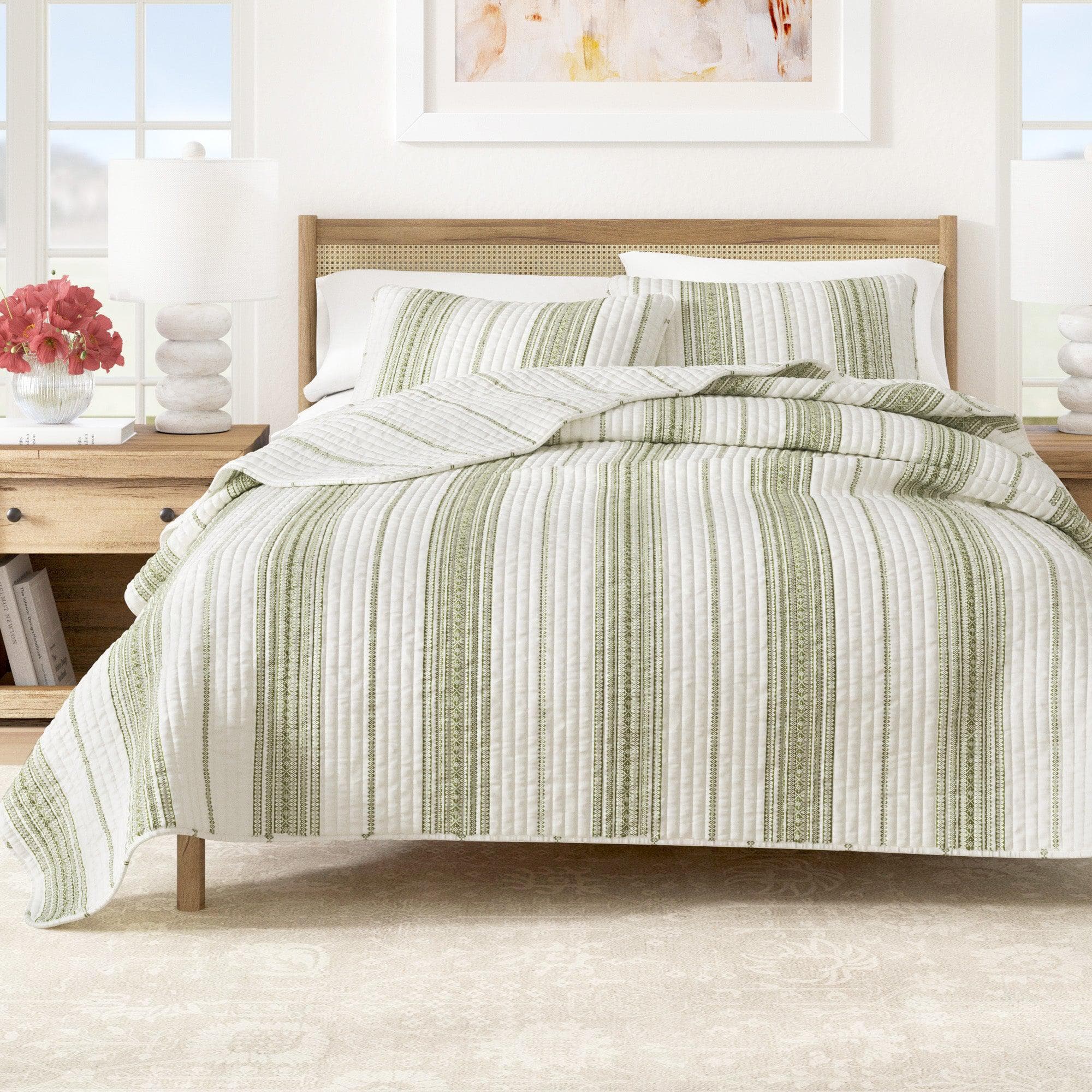 3-Piece Stripe Quilt - Wesley Collection - Best Buy Furniture