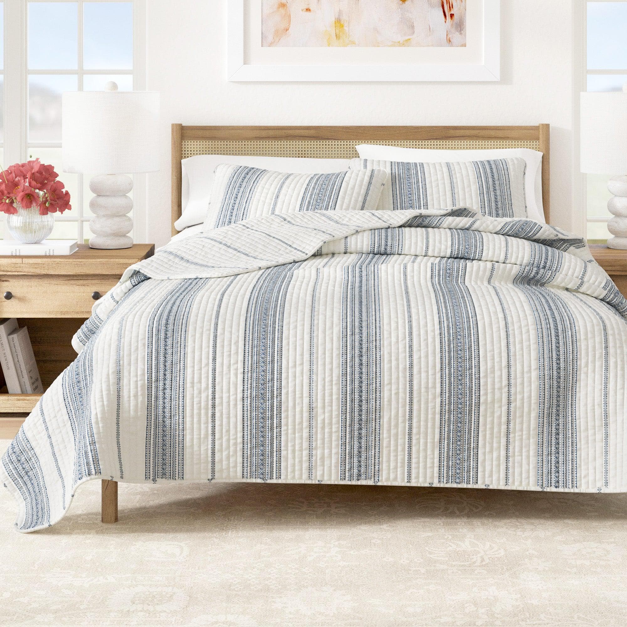 3-Piece Stripe Quilt - Wesley Collection - Best Buy Furniture