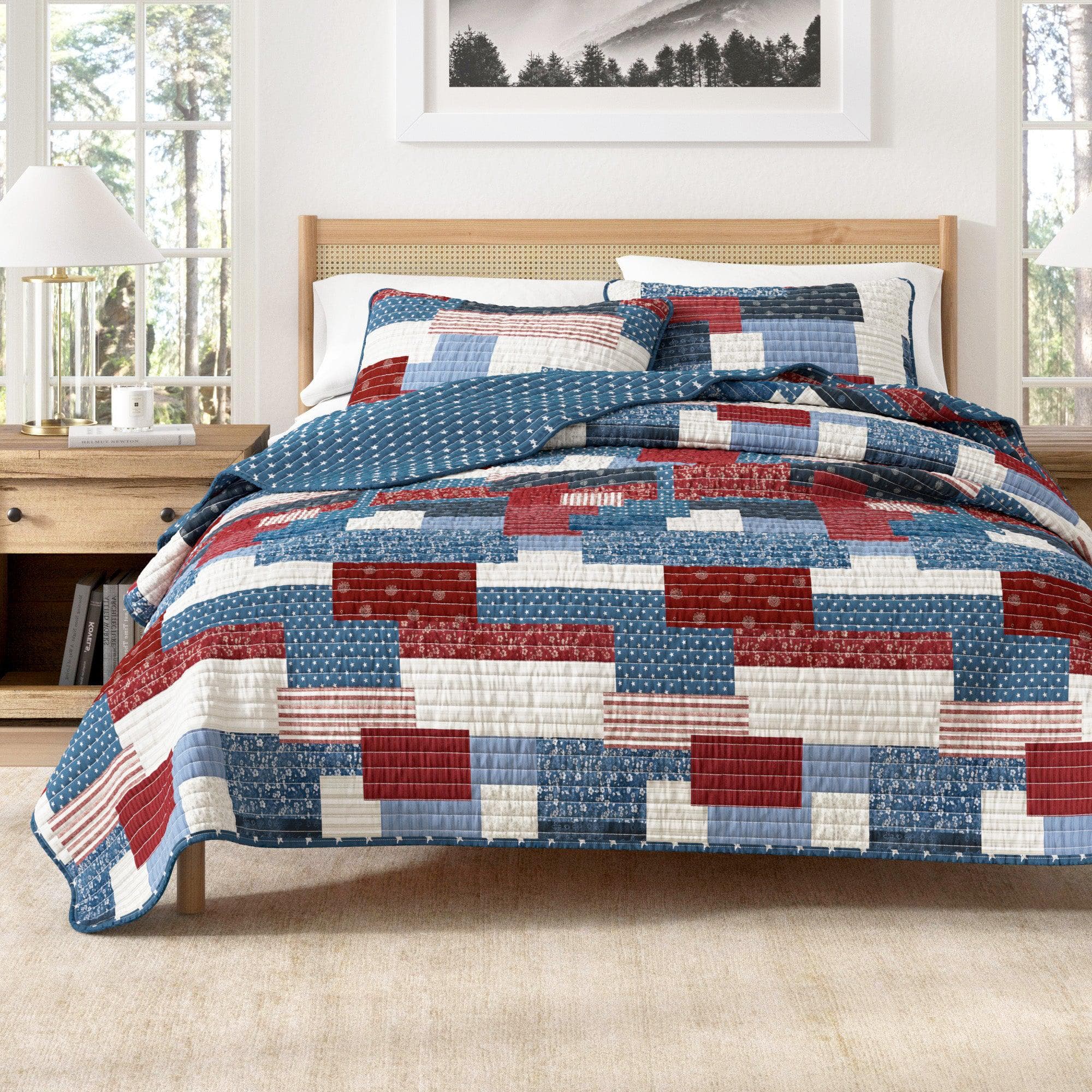 Americana Patchwork Quilt Set - Lowel Collection - Best Buy Furniture