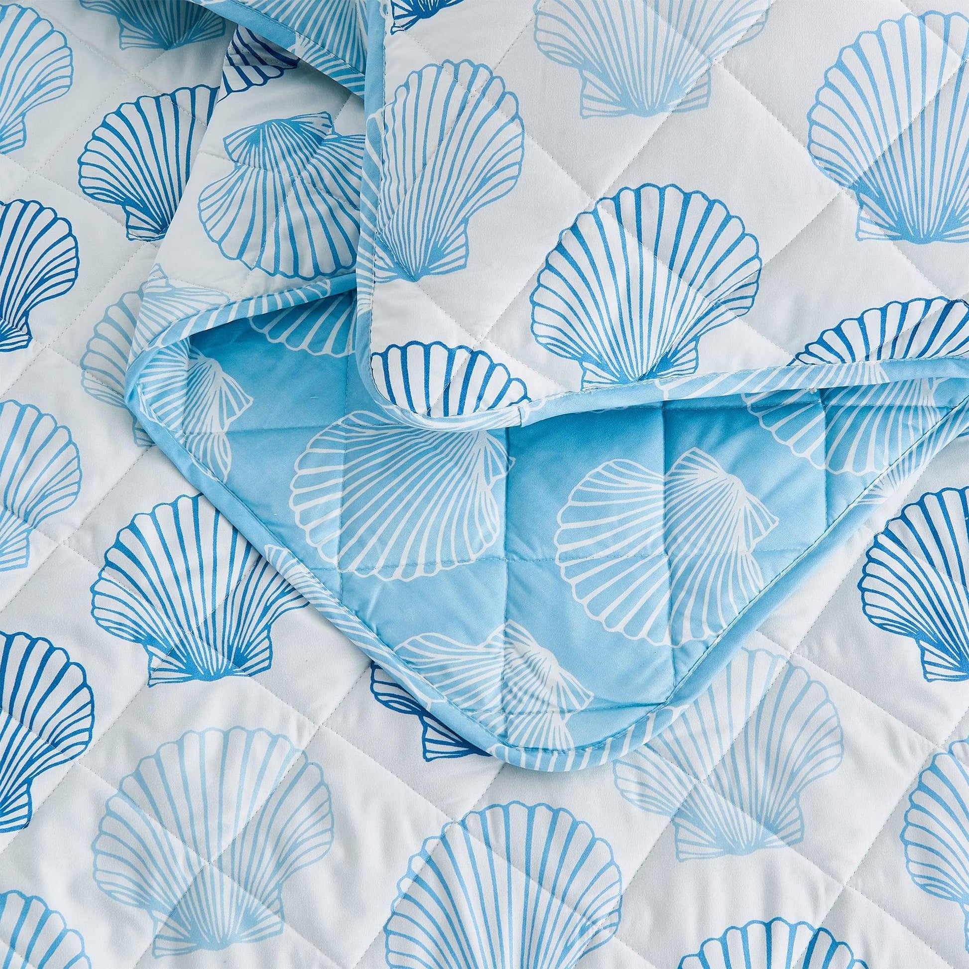 Coastal Blue Seashell Quilt Set - Cersi Collection - Best Buy Furniture
