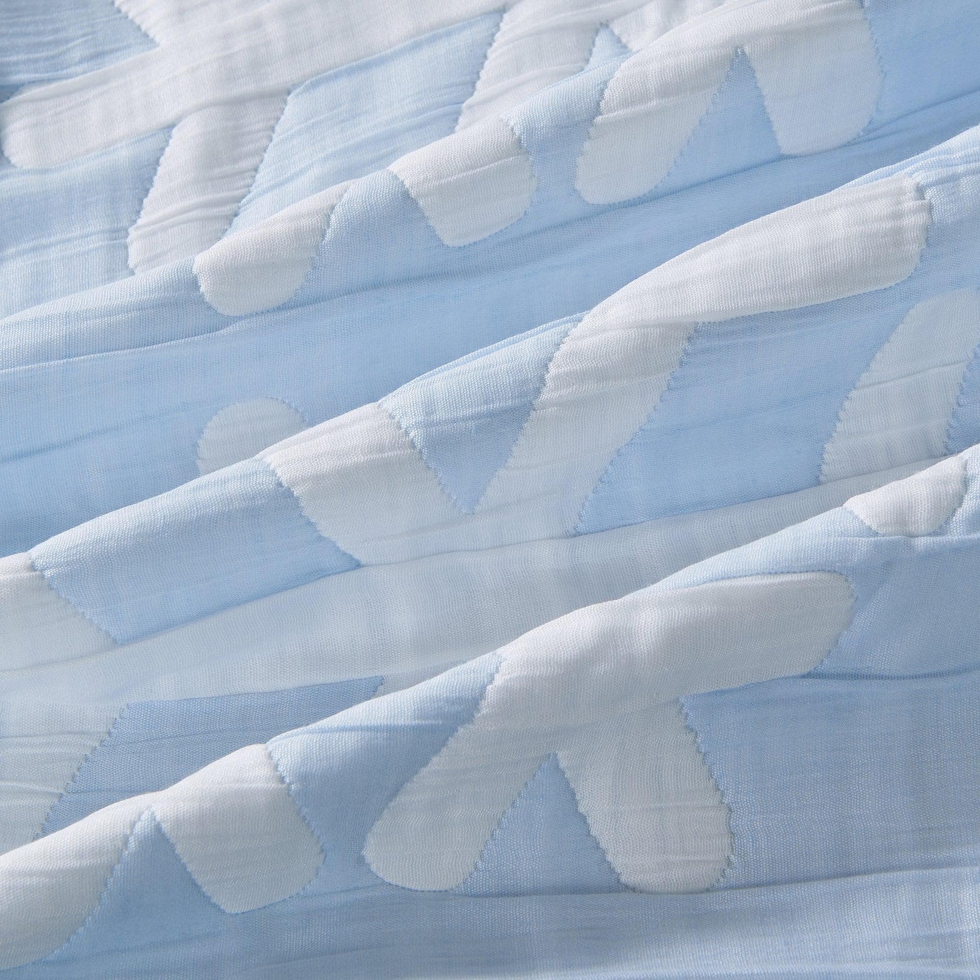 Matelassé Snowflake Quilt Set - Nino Collection - Best Buy Furniture