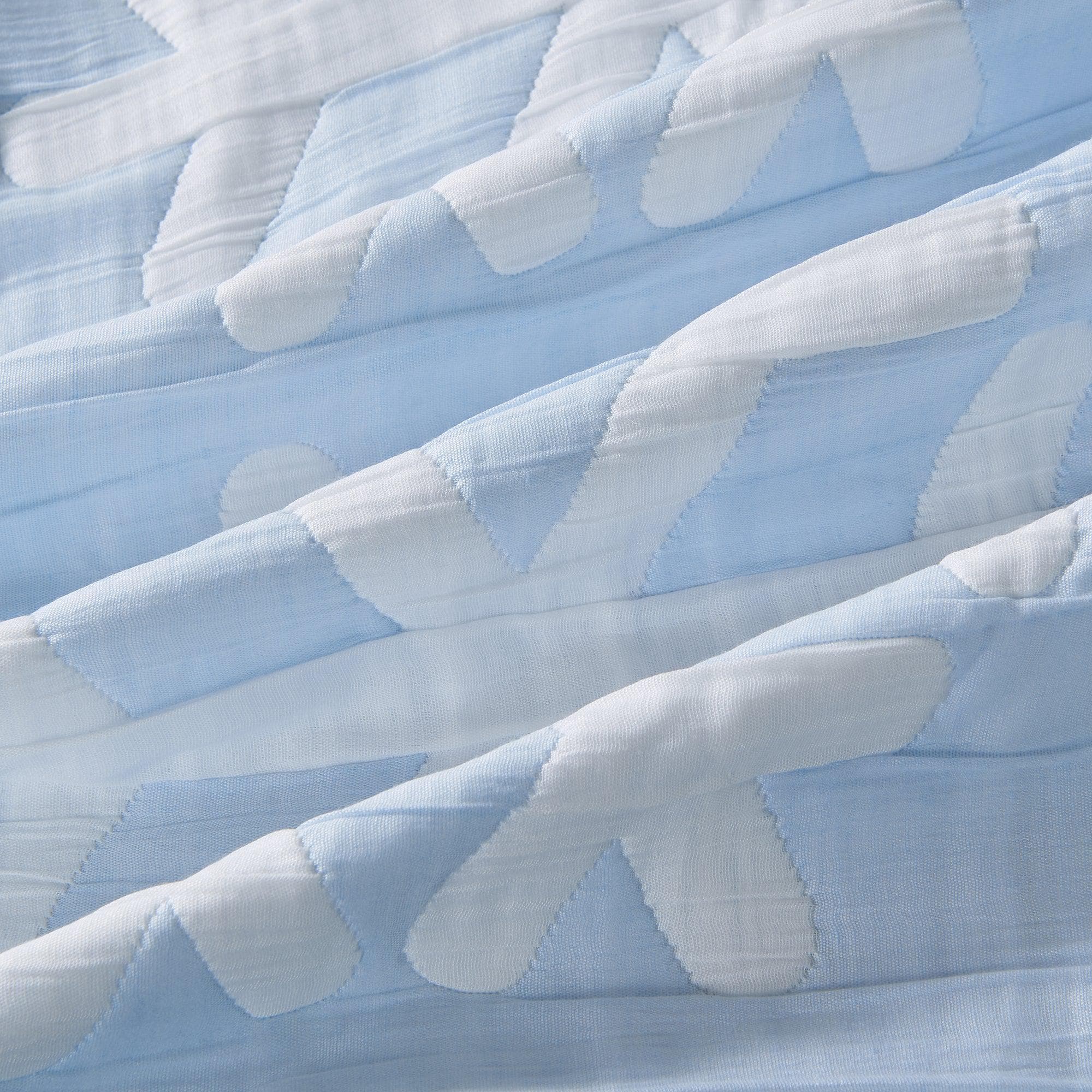 Matelassé Snowflake Quilt Set - Nino Collection - Best Buy Furniture