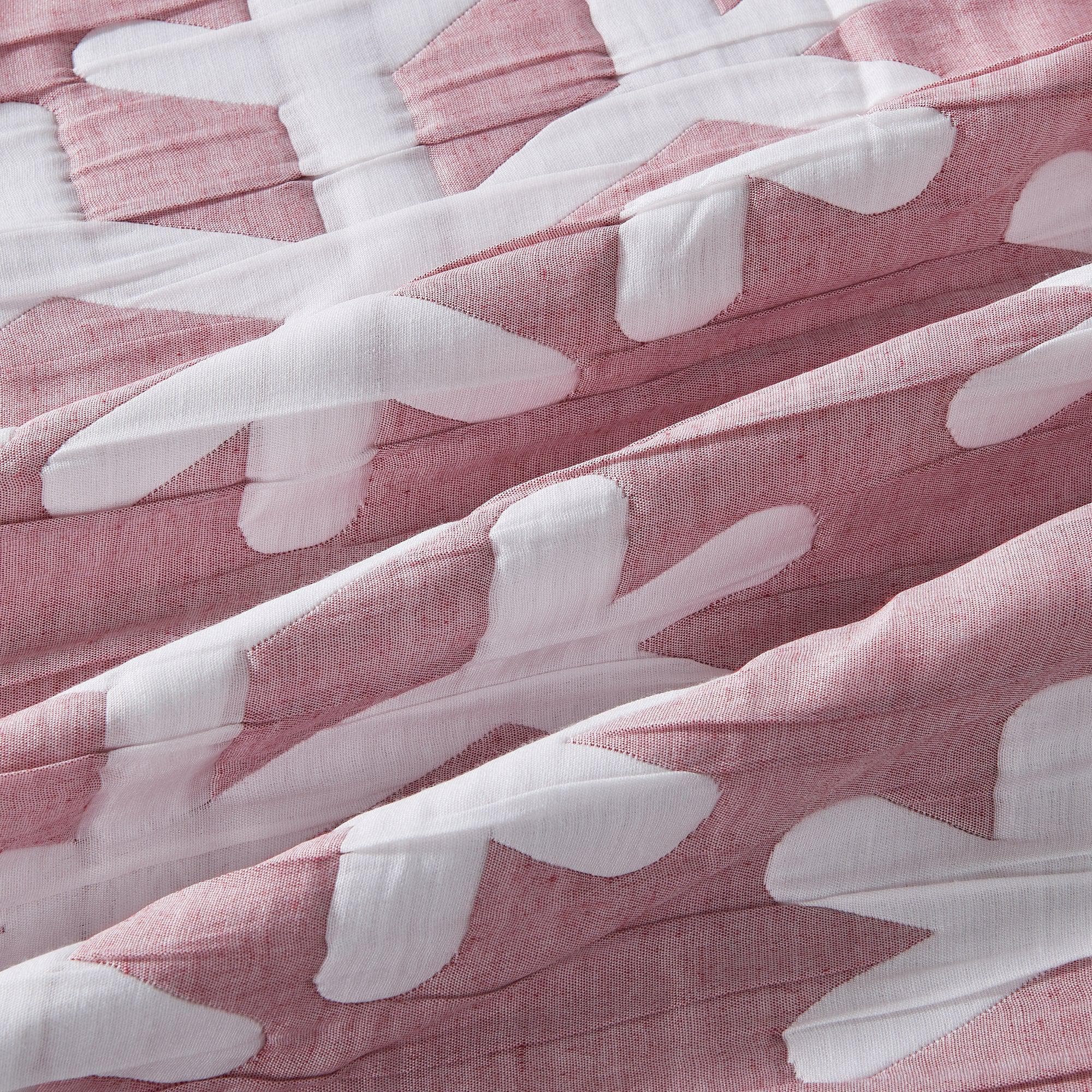 Matelassé Snowflake Quilt Set - Nino Collection - Best Buy Furniture