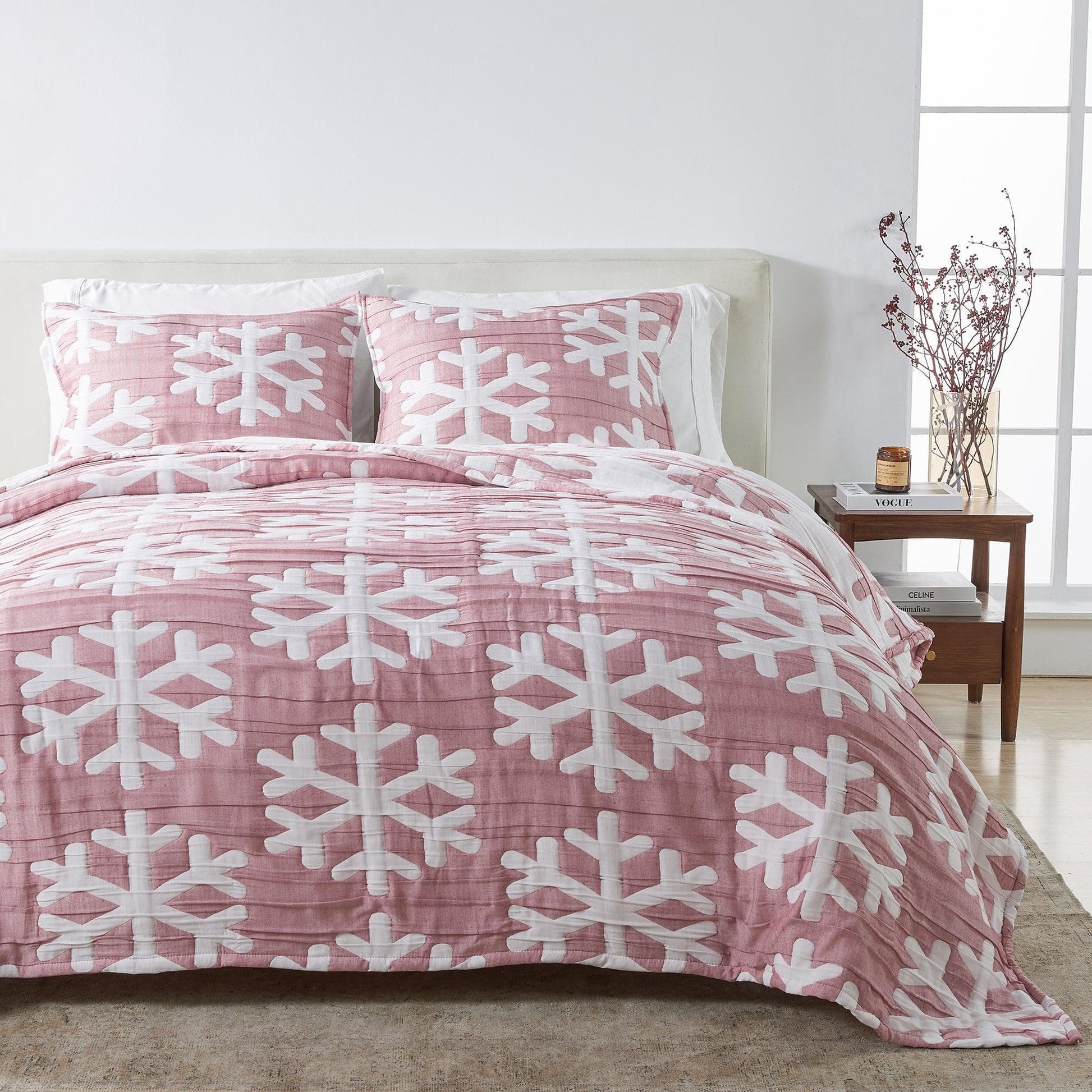 Matelassé Snowflake Quilt Set - Nino Collection - Best Buy Furniture