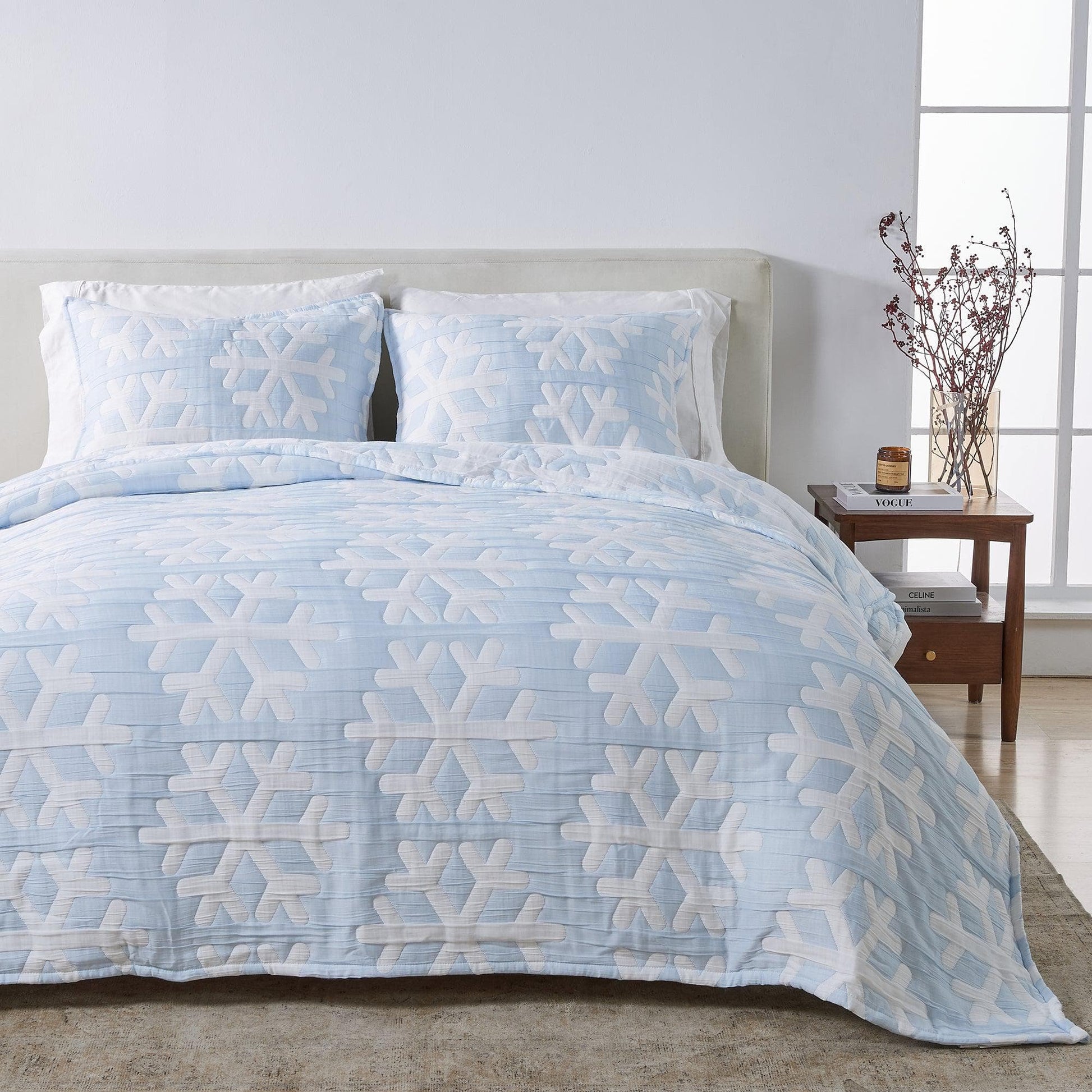 Matelassé Snowflake Quilt Set - Nino Collection - Best Buy Furniture