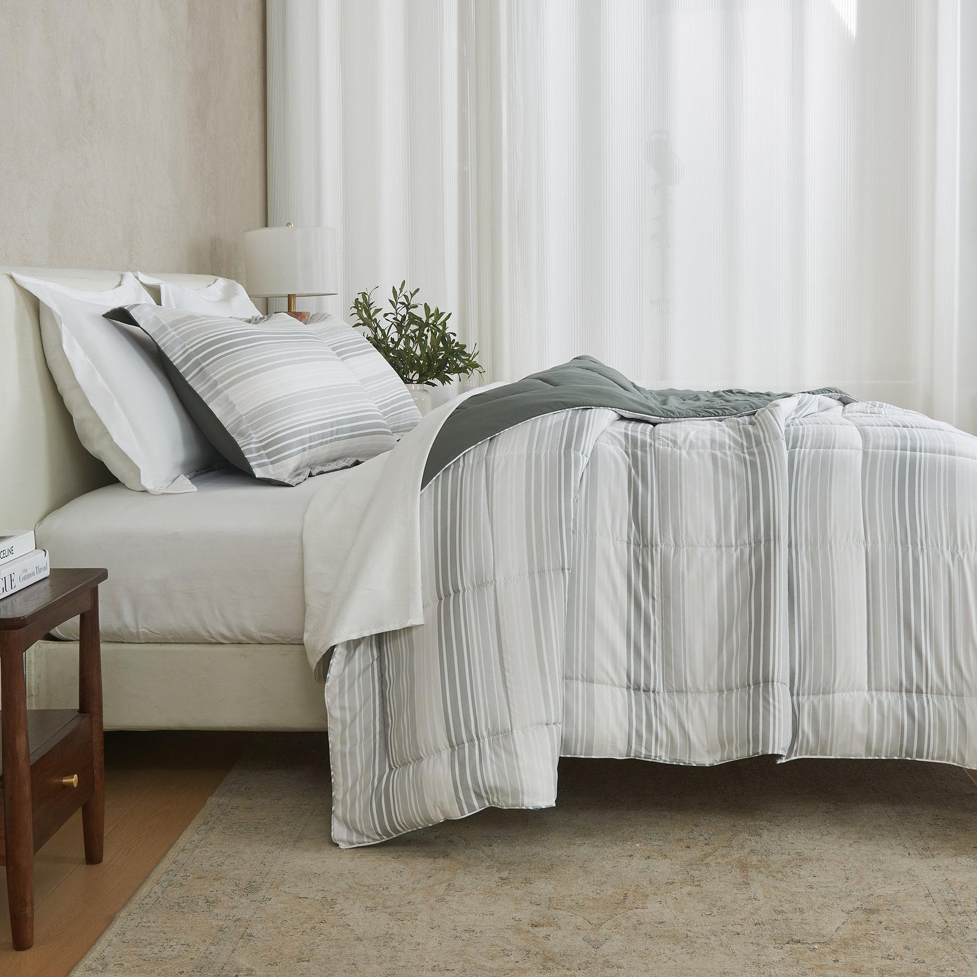 Reversible Comforter Set - Odette Collection - Best Buy Furniture
