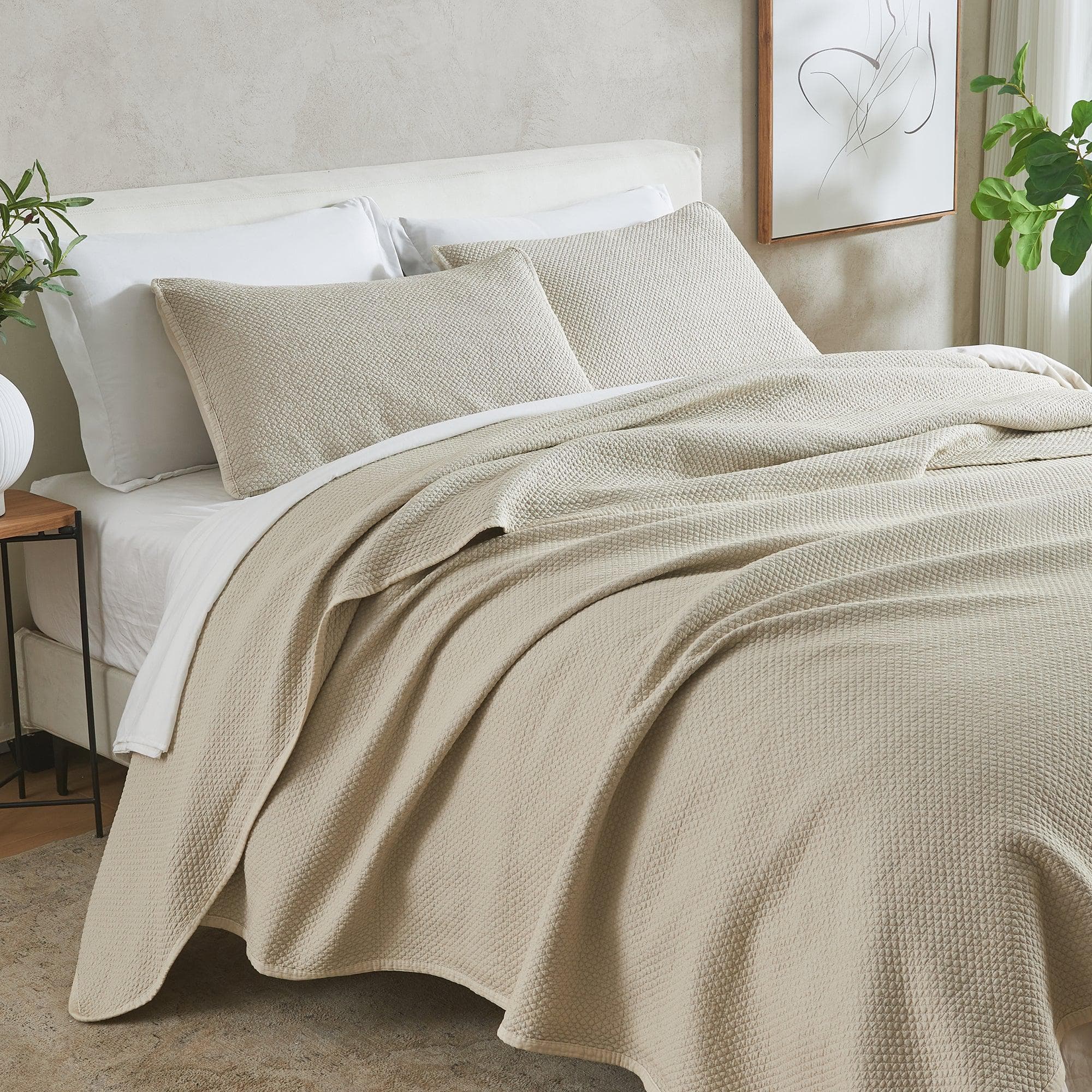 Stonewashed Relaxed Quilt Set - Vittoria Collection - Best Buy Furniture