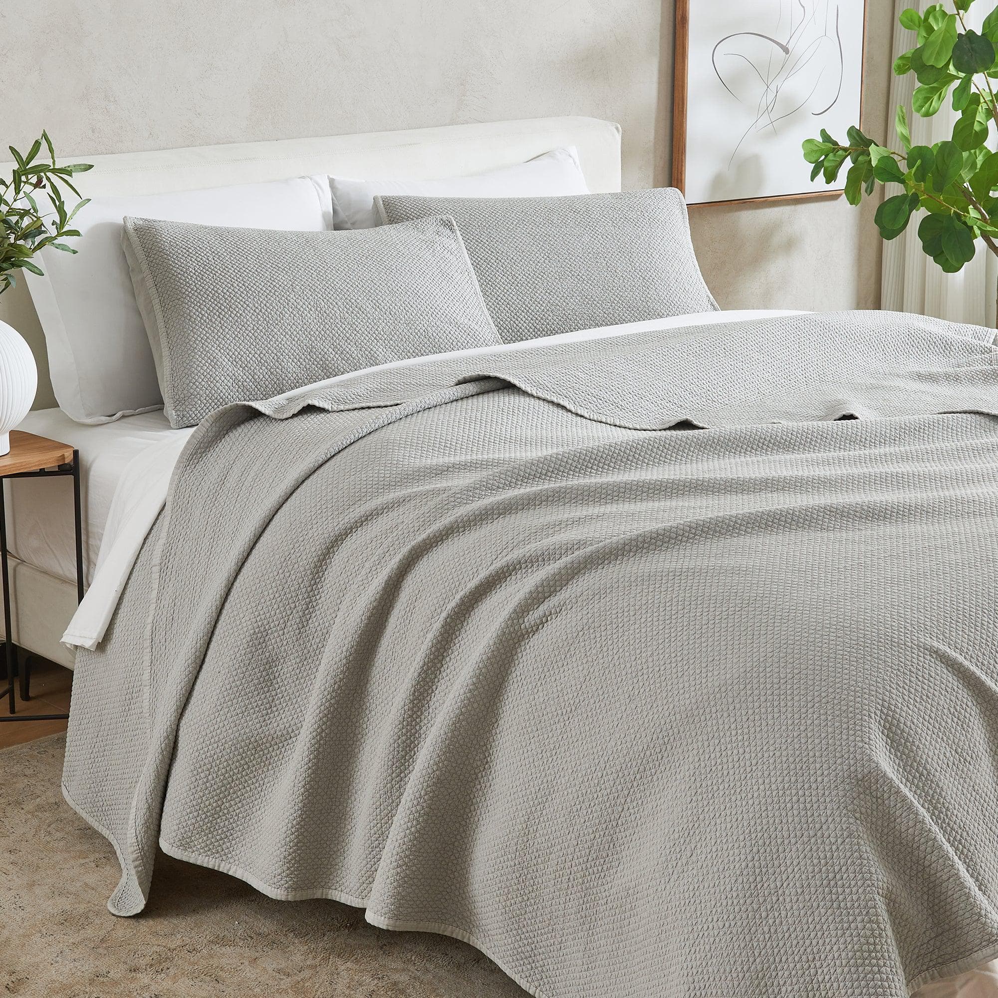 Stonewashed Relaxed Quilt Set - Vittoria Collection - Best Buy Furniture