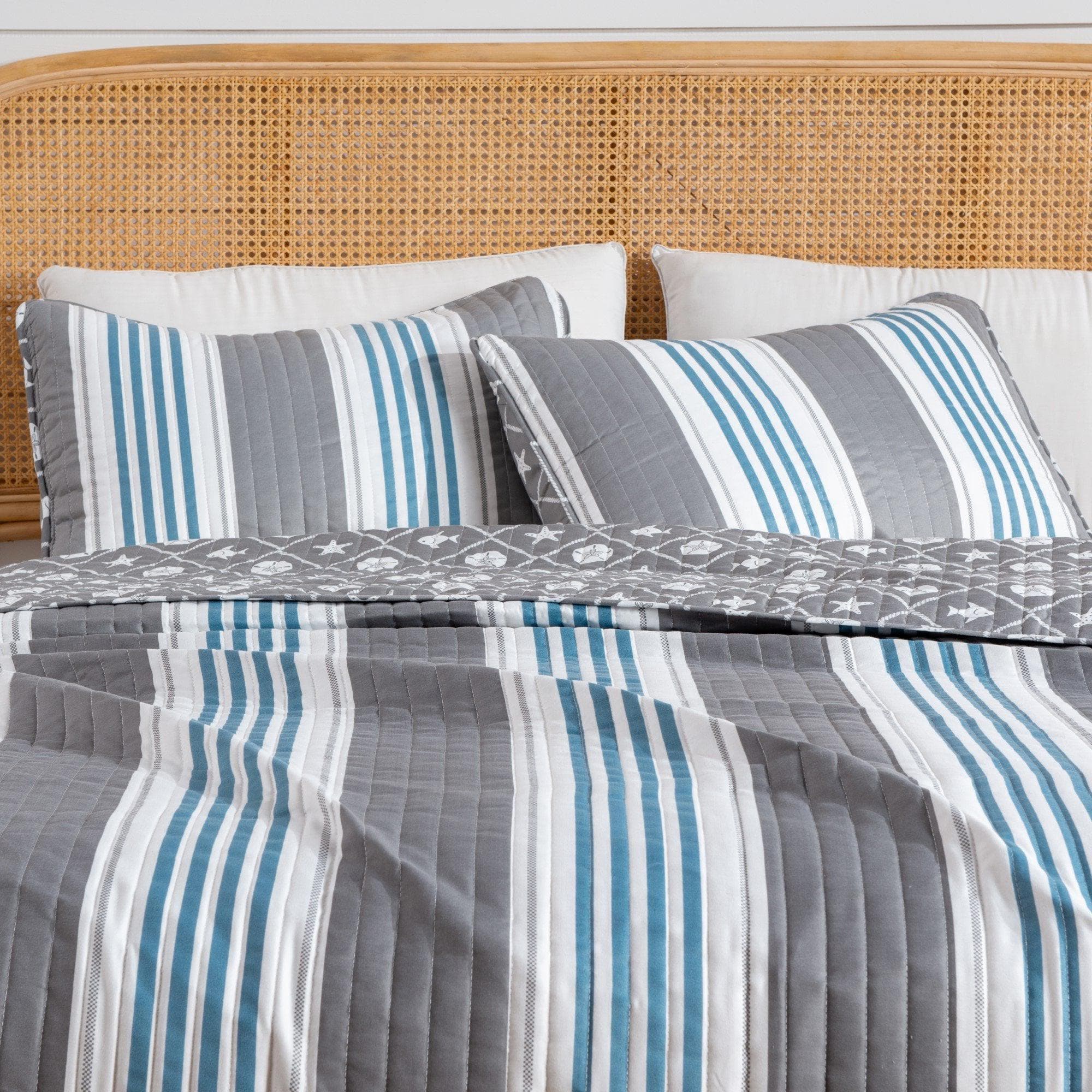 Striped Coral Quilt Set - St. Croix Collection - Best Buy Furniture