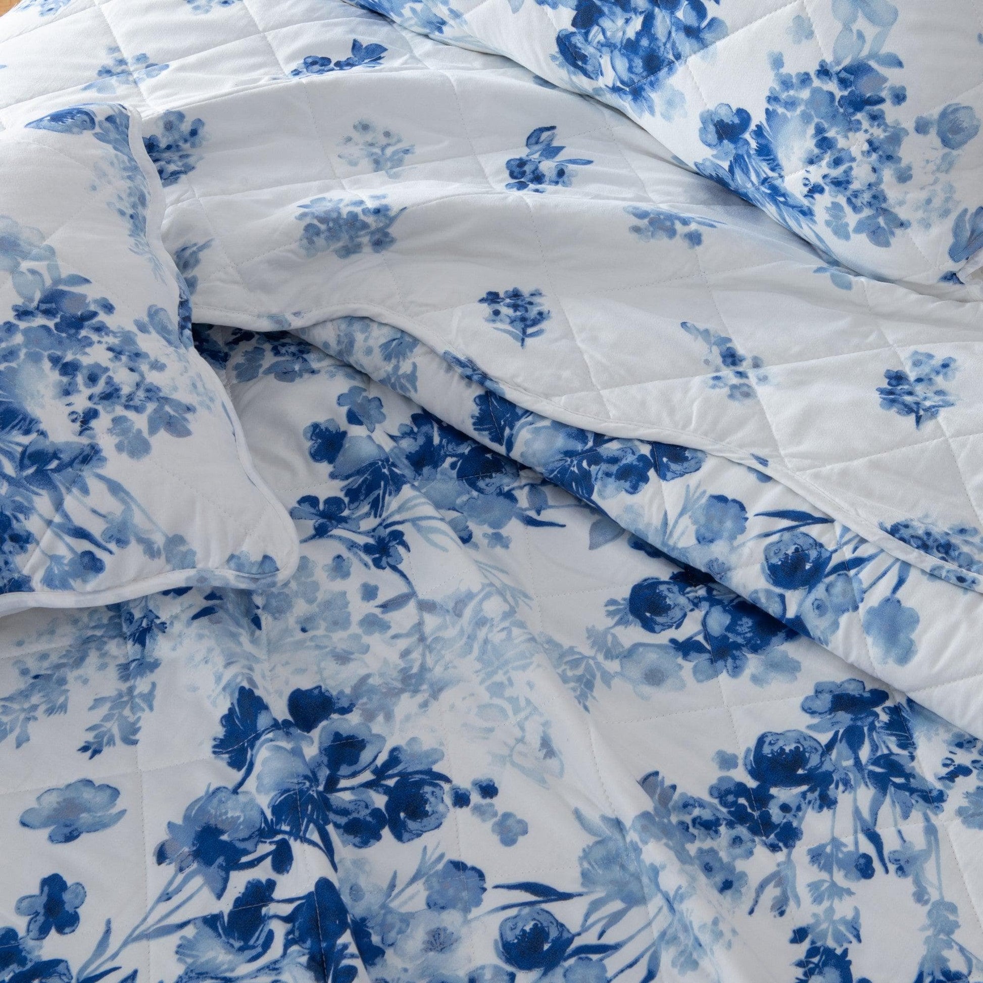 Watercolor Leaves 3 Piece Quilt Set - Jacqueline Collection - Best Buy Furniture