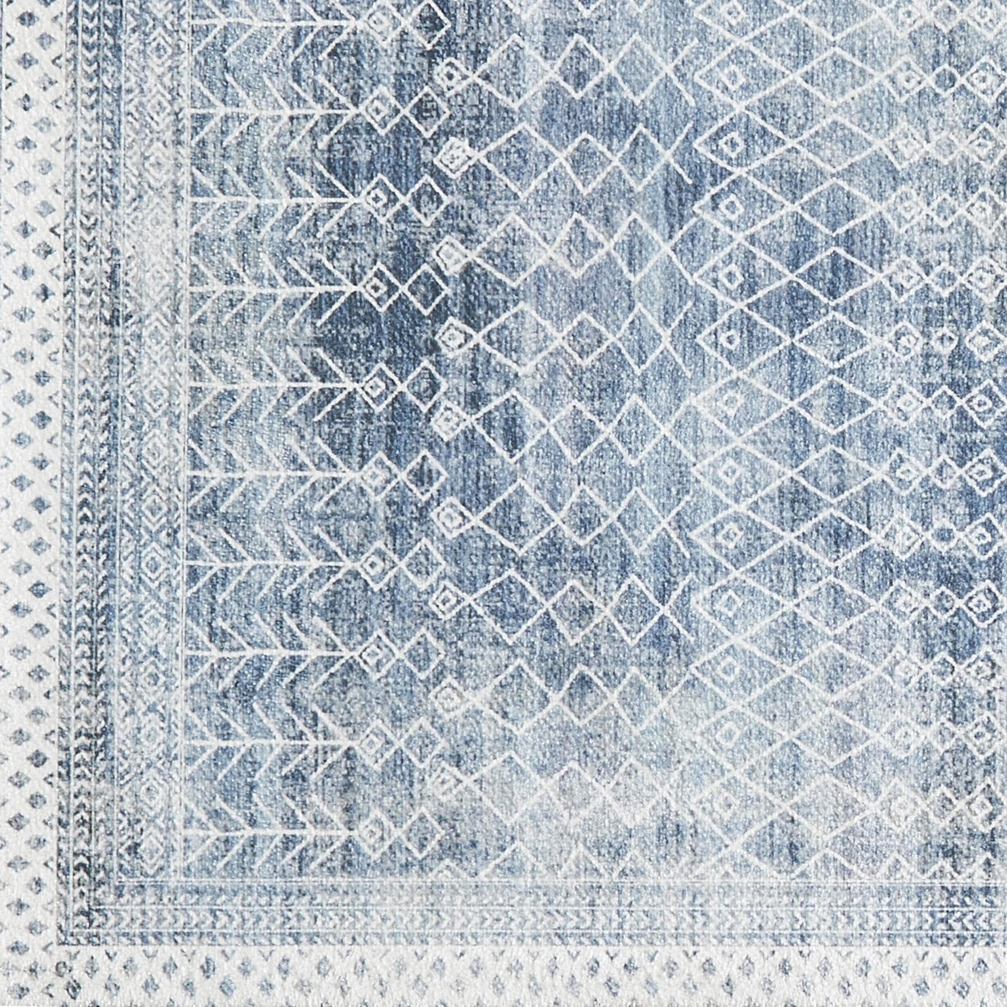 Distressed Moroccan Machine Washable Accent Rug 2' x 3' - Neve Collection