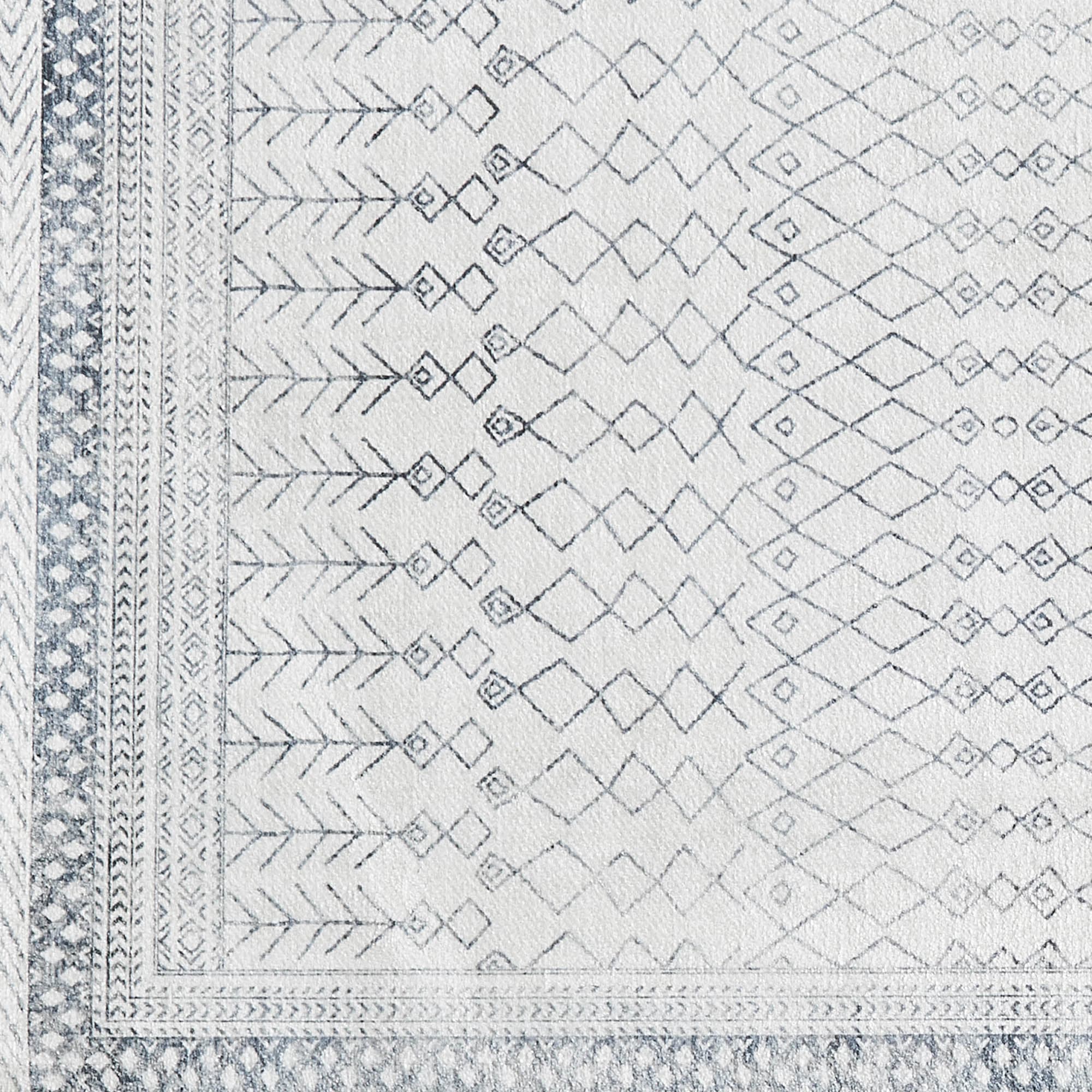 Distressed Moroccan Machine Washable Accent Area Rug 5' x 7' - Neve Collection - Best Buy Furniture