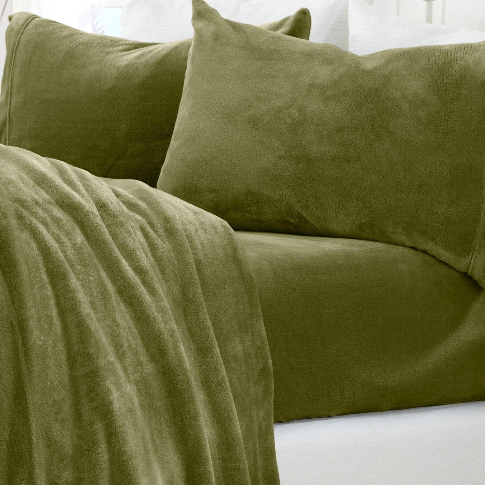 4-Piece Solid Plush Sheet - Velvet Luxe Collection - Best Buy Furniture