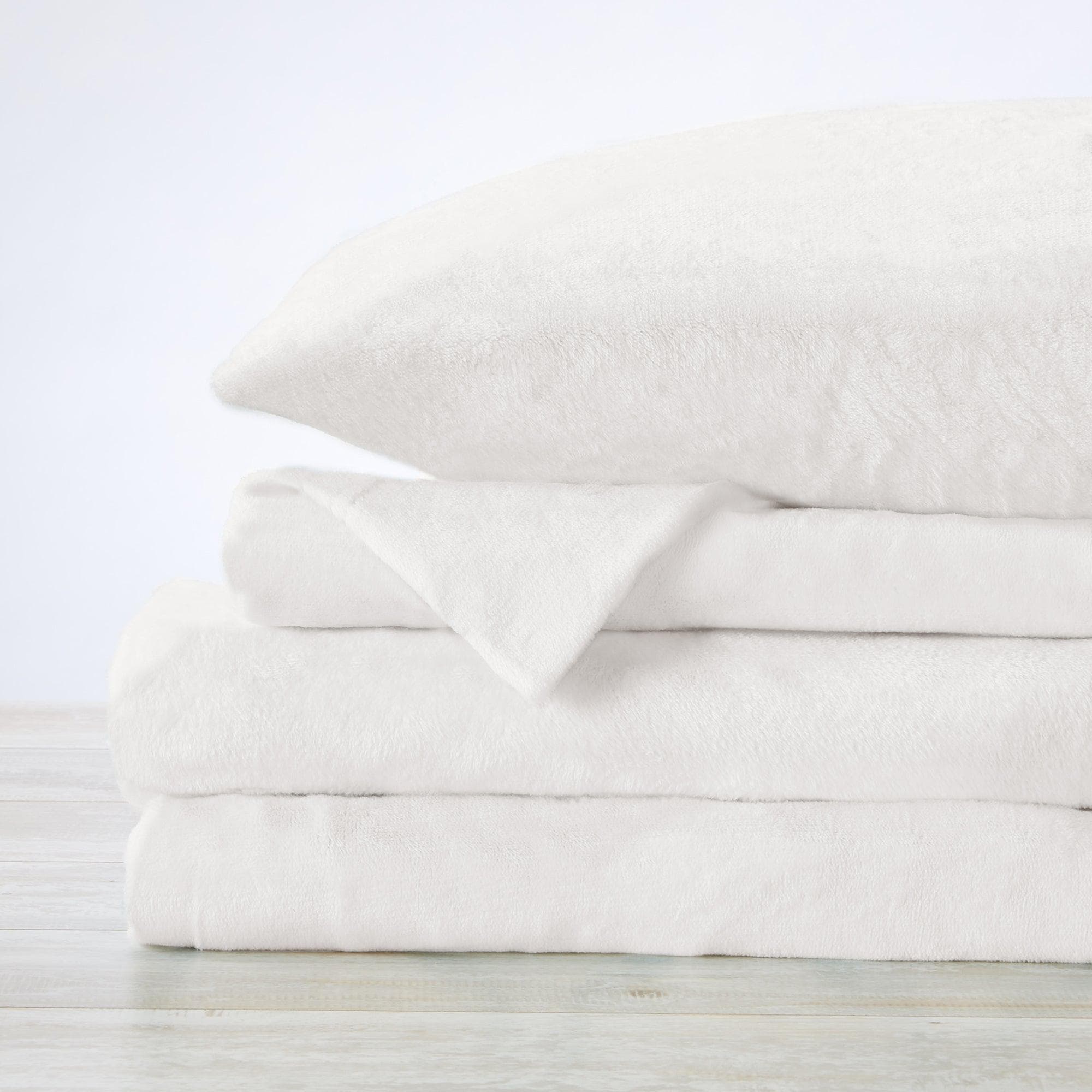 4-Piece Solid Plush Sheet - Velvet Luxe Collection - Best Buy Furniture