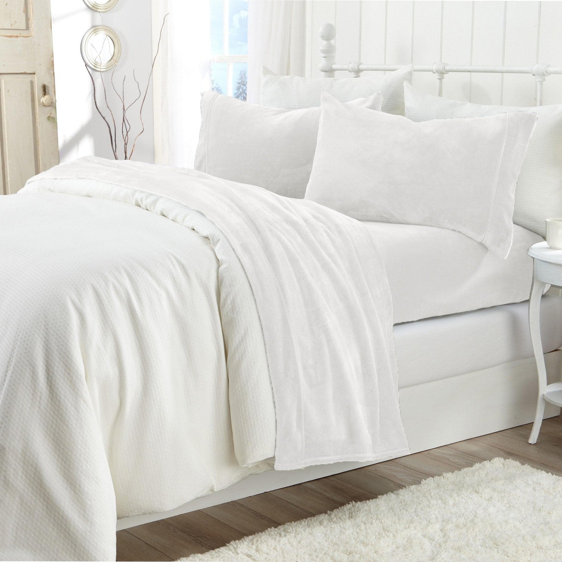 4-Piece Solid Plush Sheet - Velvet Luxe Collection - Best Buy Furniture