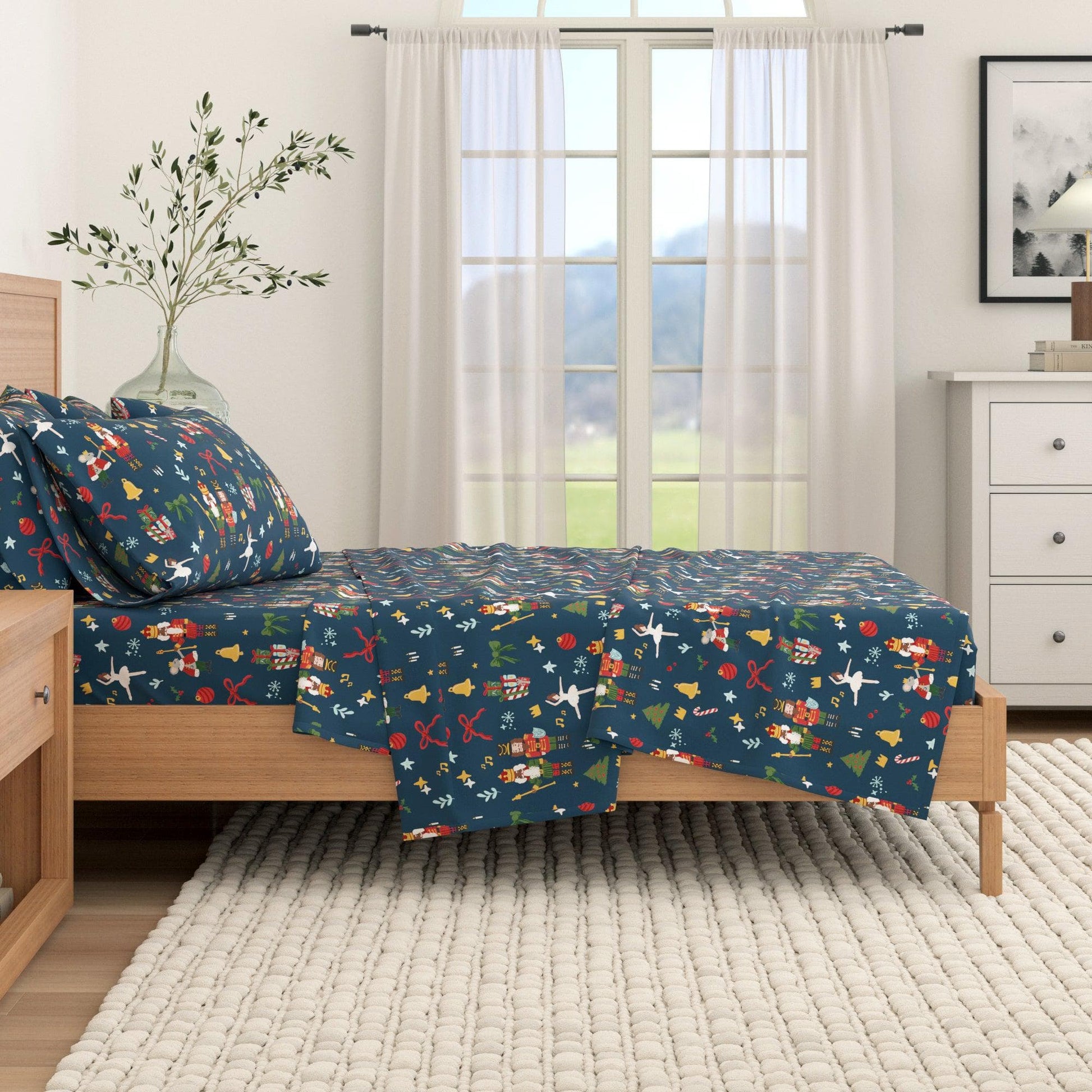 4-Piece Turkish Cotton Christmas Flannel Sheet - Whittaker Collection - Best Buy Furniture